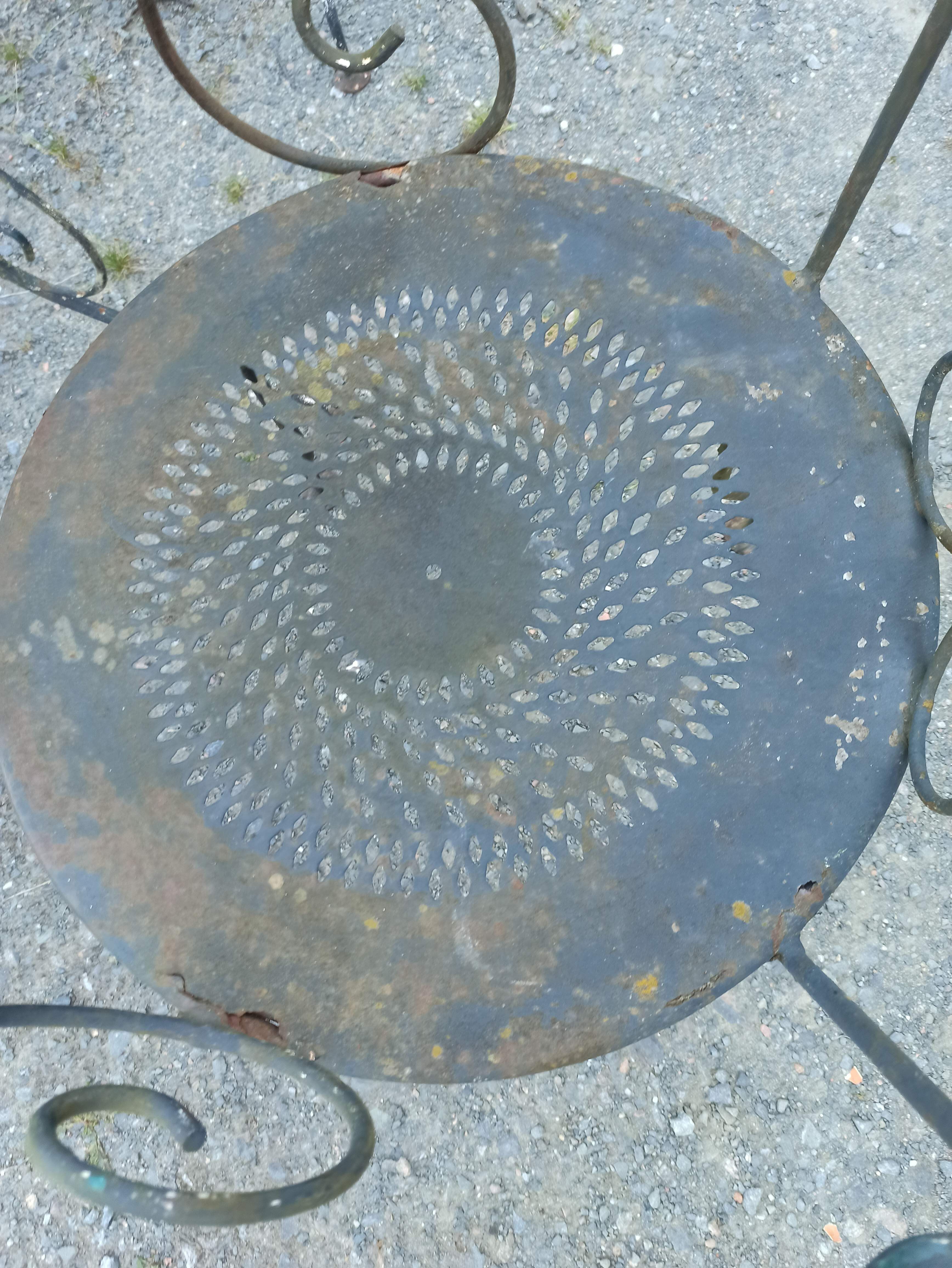Iron garden furniture armchairs chairs round table