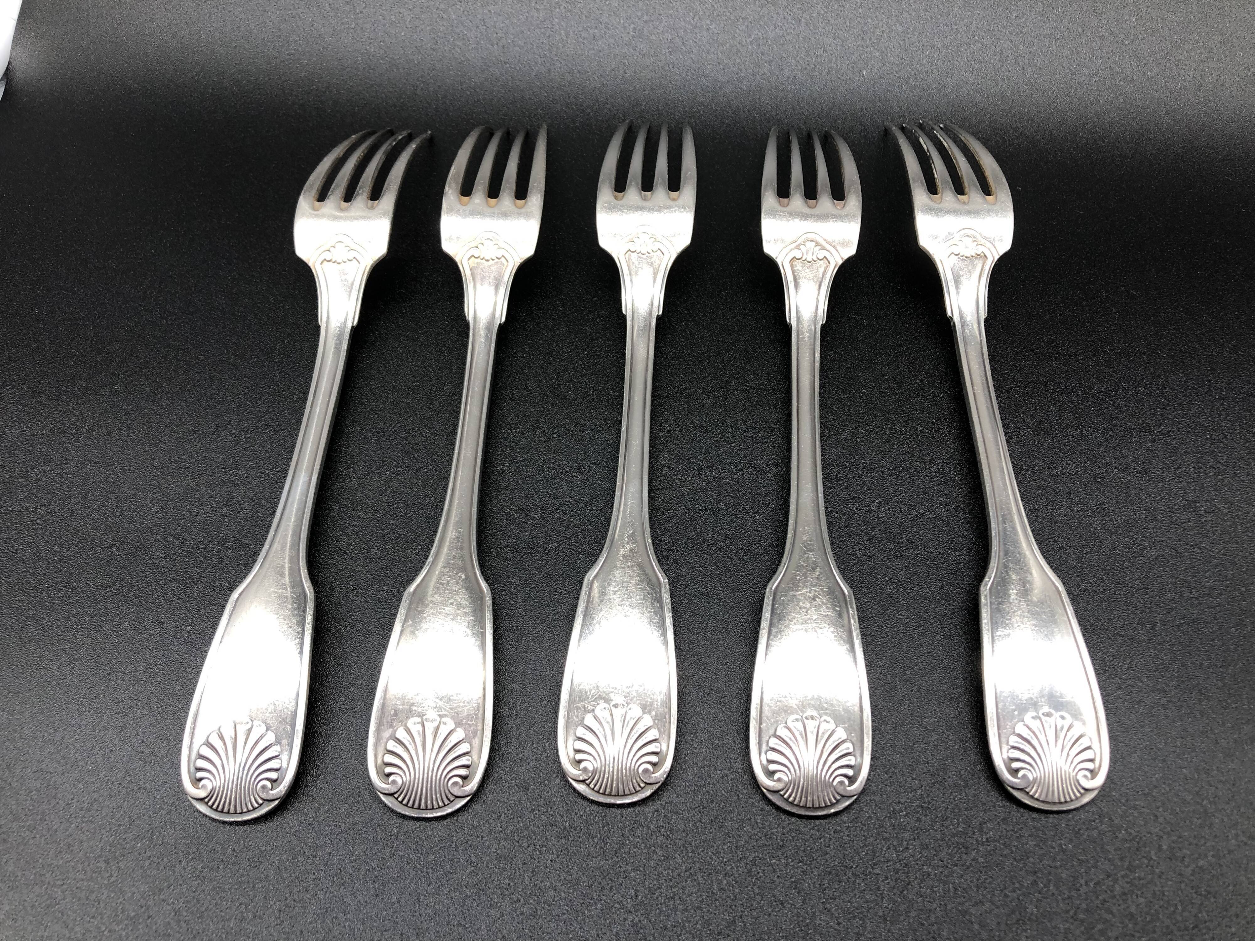 5 fourchettes Christofle modele Vendome ou coquille