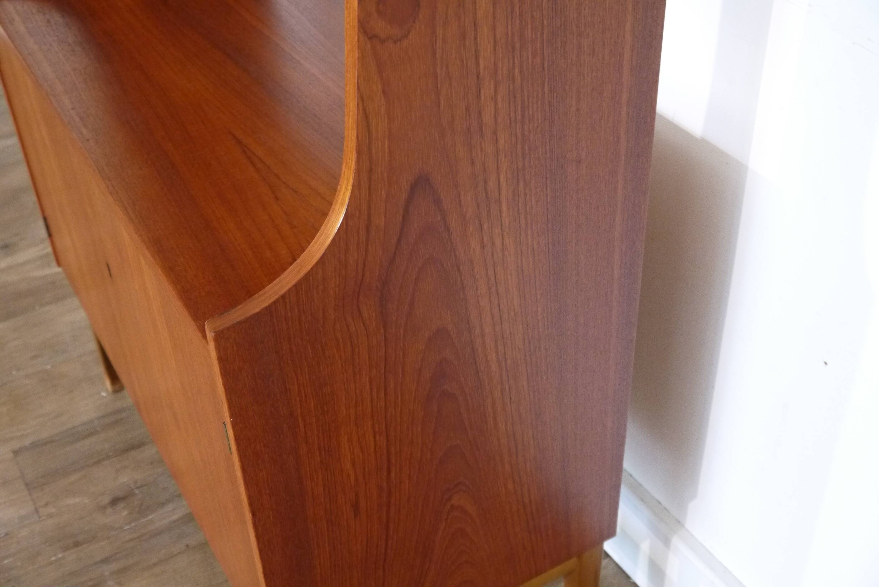 Etagère scandinave en teck 1960