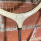 Paire de raquettes de badminton anciennes en plastique et métal, 1970