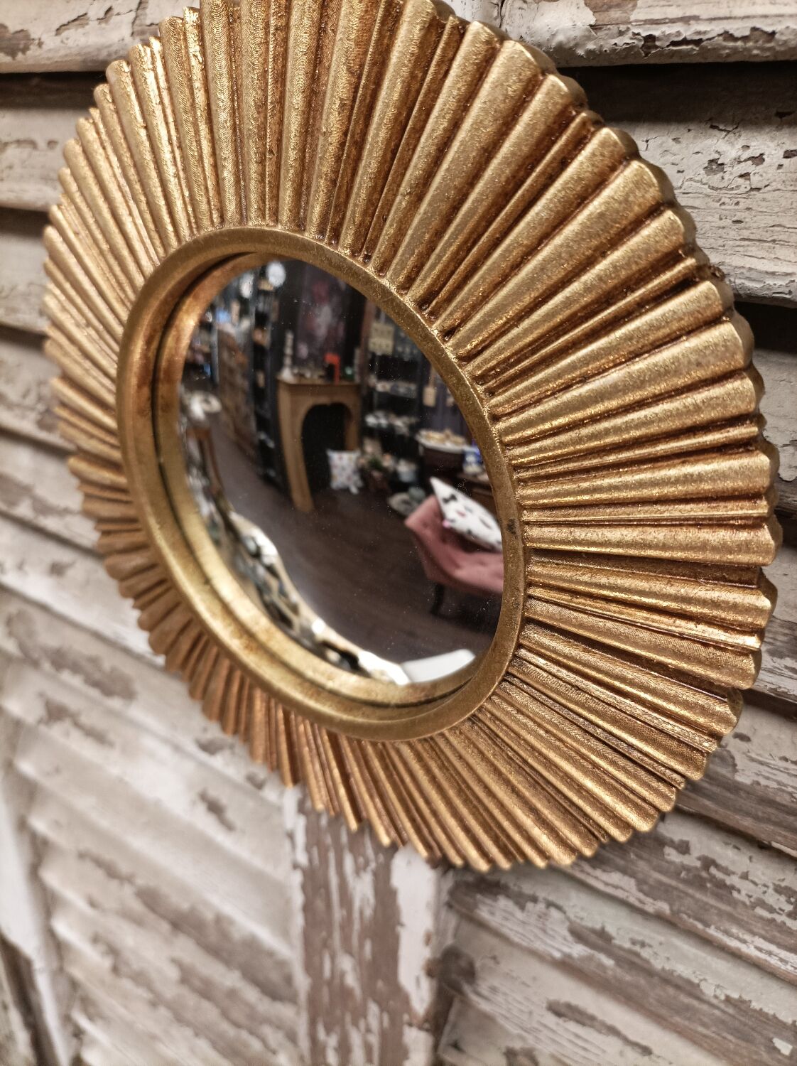 Convex mirror or golden witch's eye