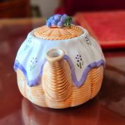 Théière en barbotine motifs Raisins