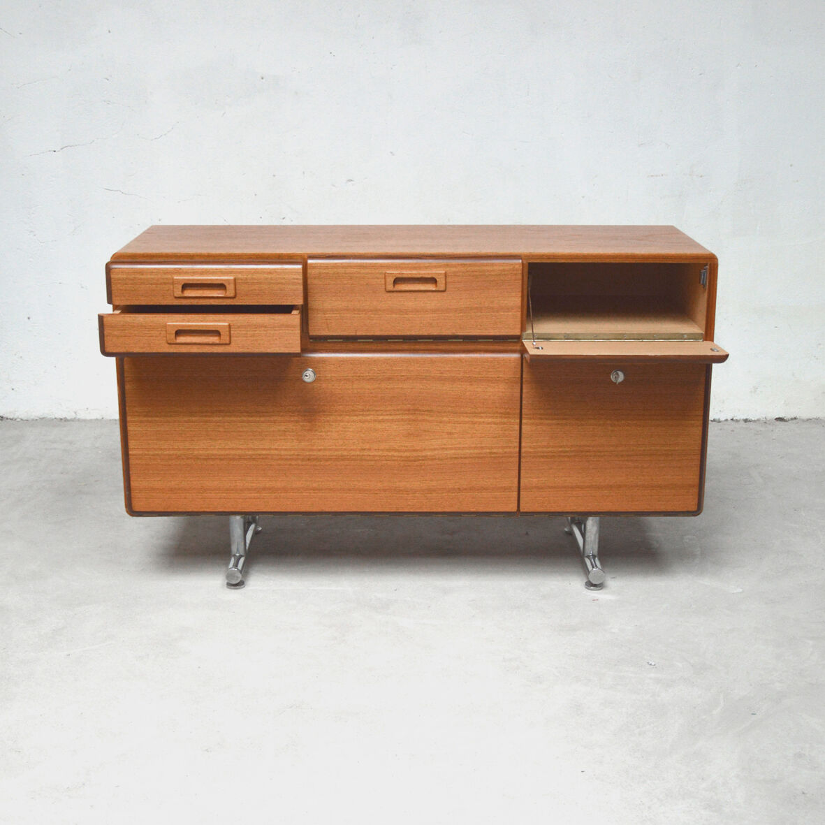 Holland multimedia sideboard, 1960