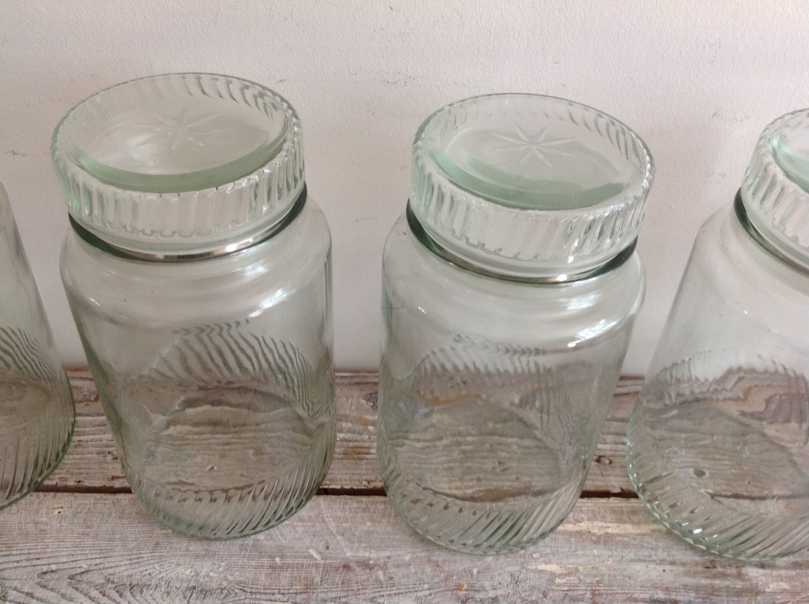 Series of 8 jars