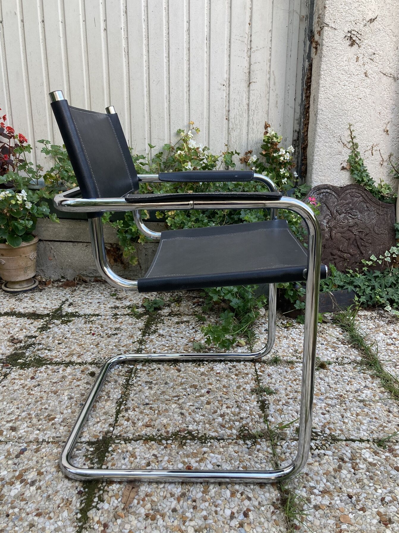 Vintage armchair in black leather