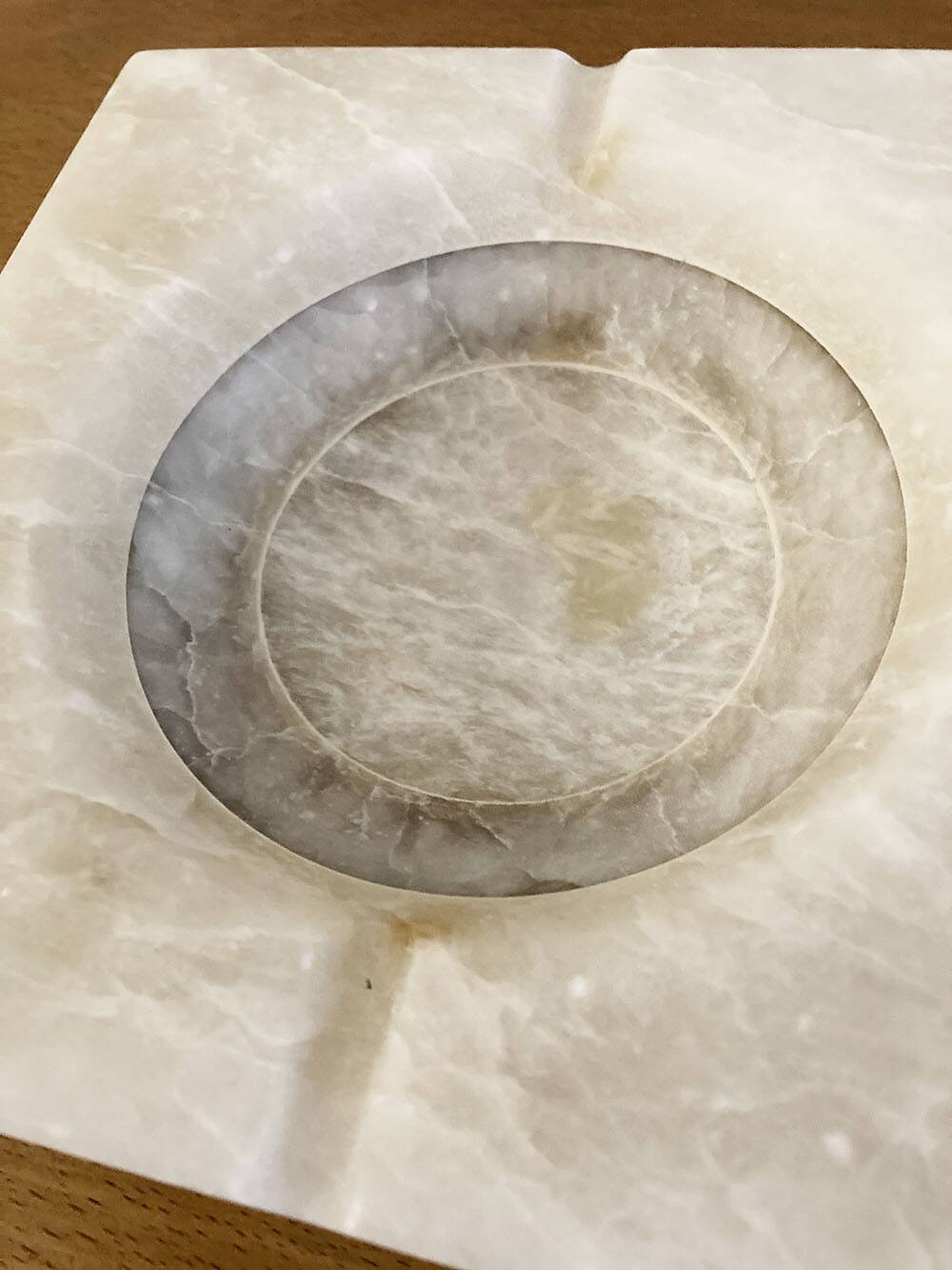 Cendrier en albâtre