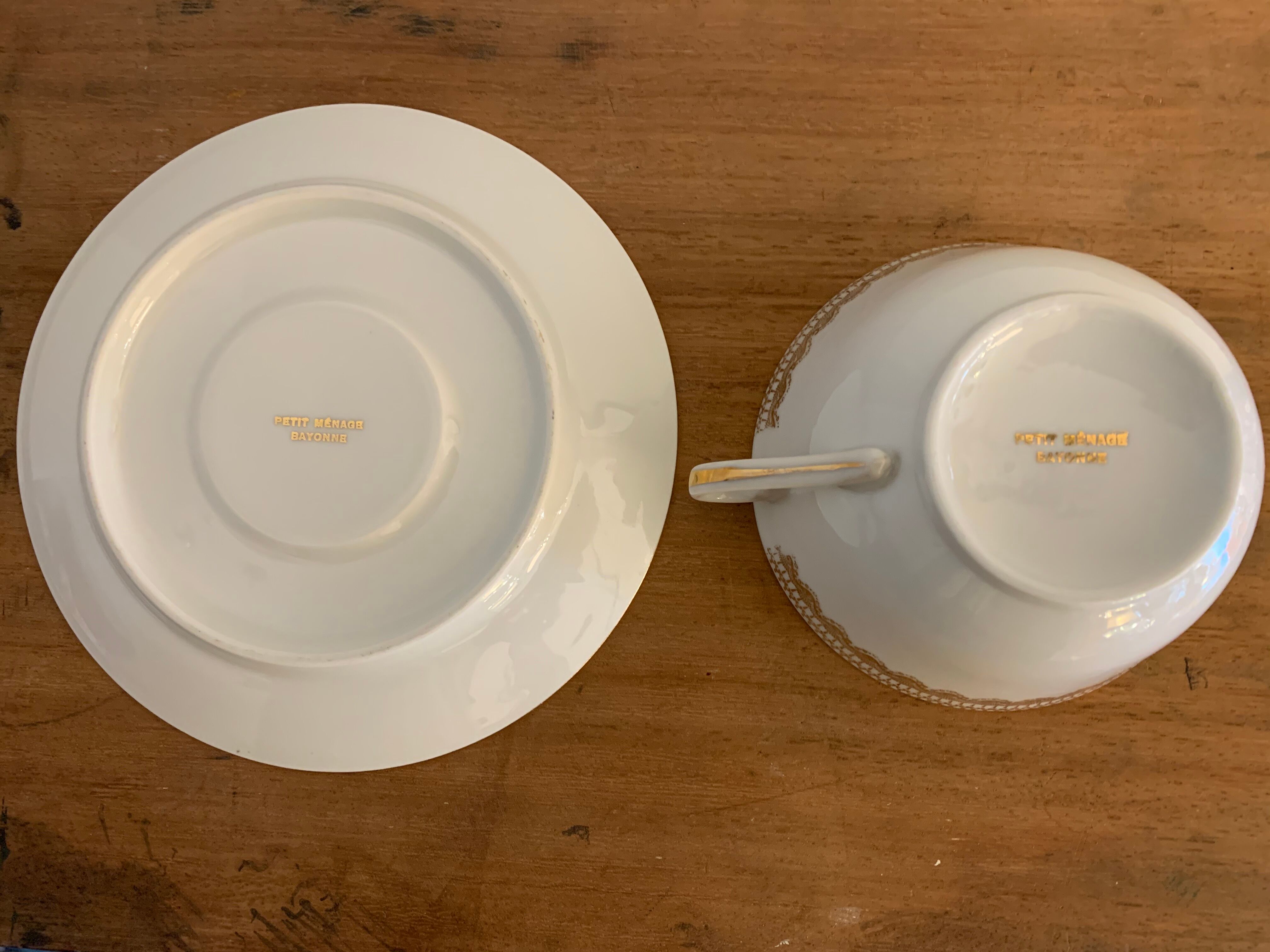 Pair of Bayonne porcelain cups and saucers