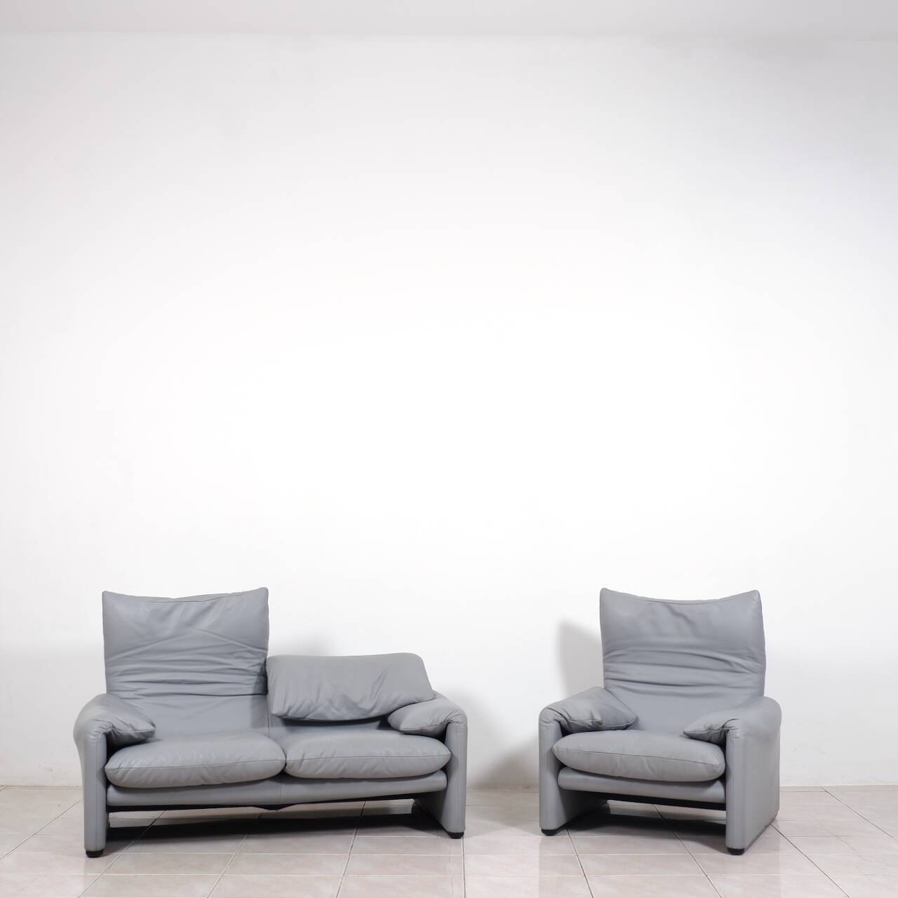 Ensemble de sièges en cuir « Maralunga » de Vico Magistretti pour Cassina