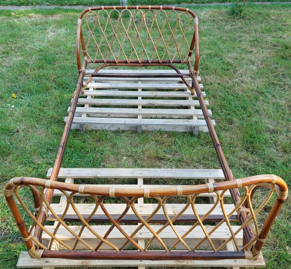 Lit corbeille en rotin