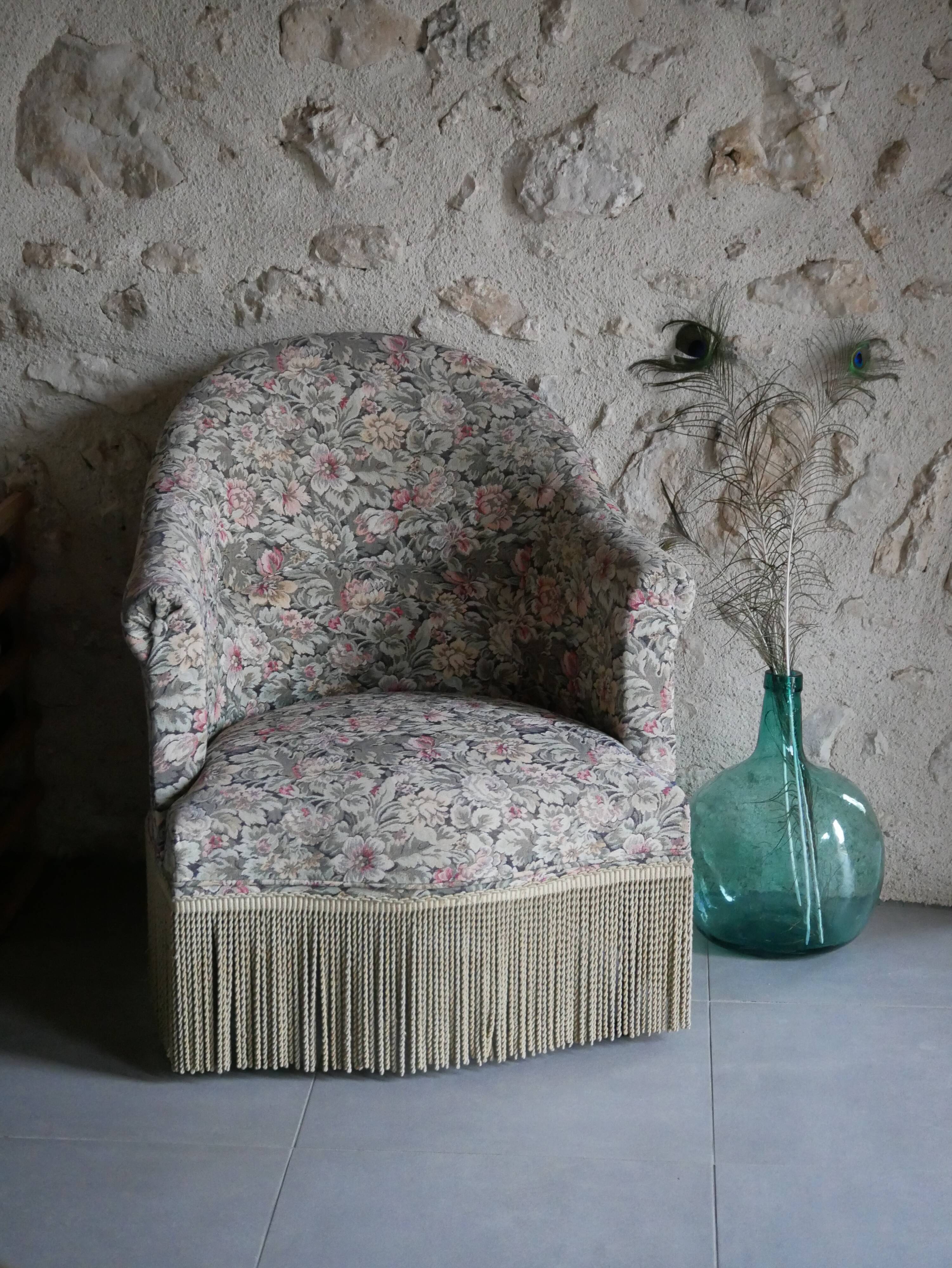 Toad armchair