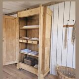 Armoire parisienne