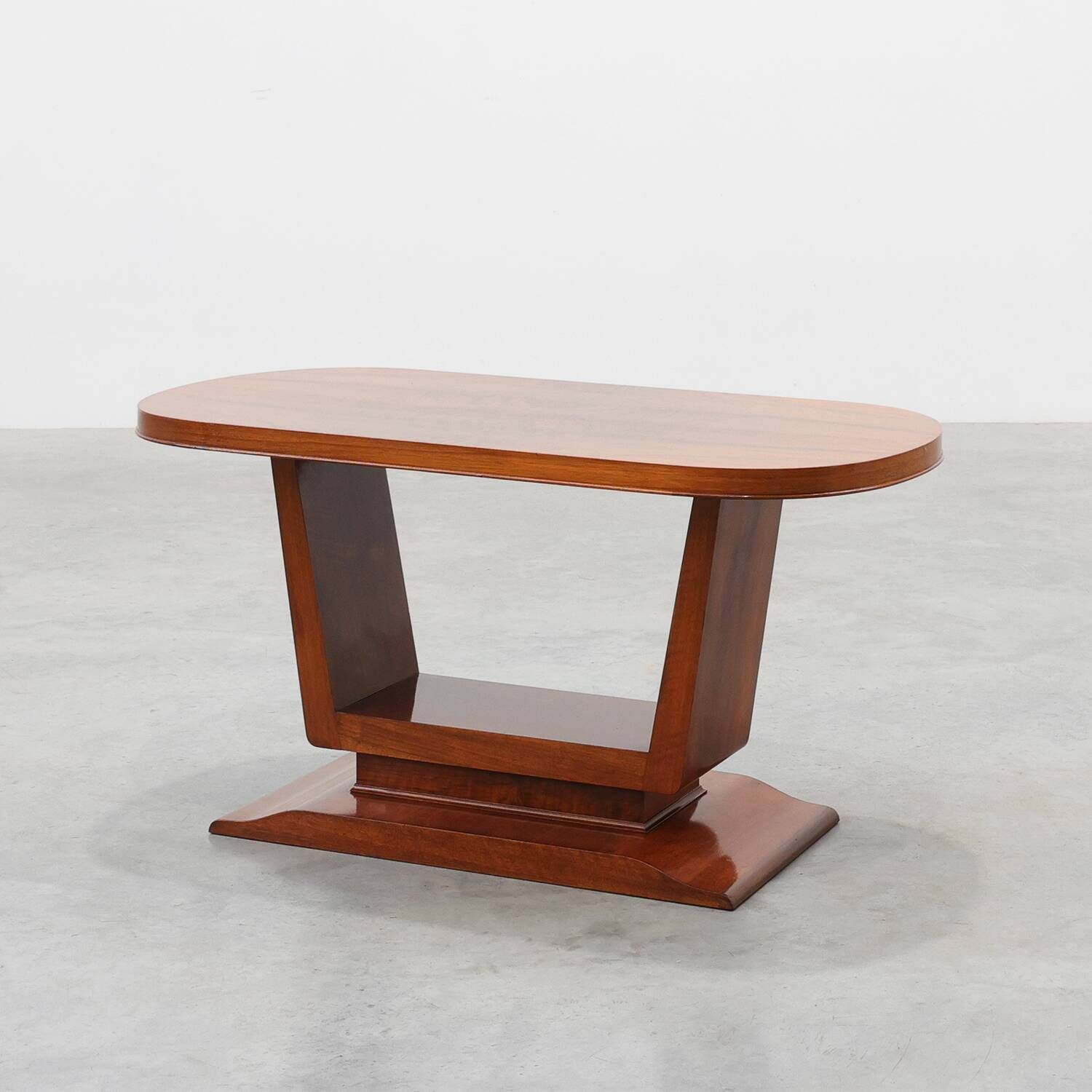 Table basse en placage de noyer Art Déco, Belgique, vers 1920