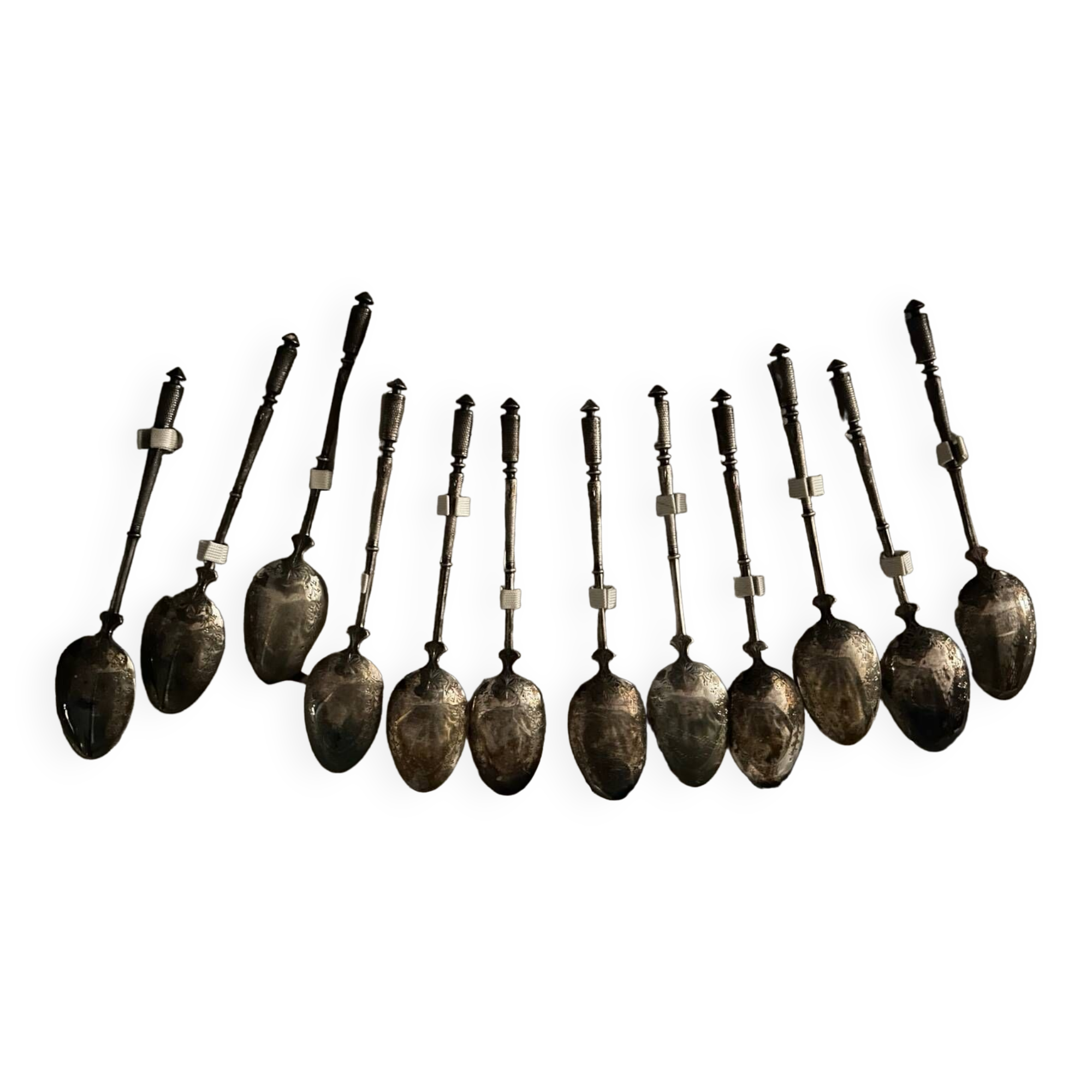 Lot De 12 Cuillères à Café Anciennes Métal Argenté - Modèle À La Russe
