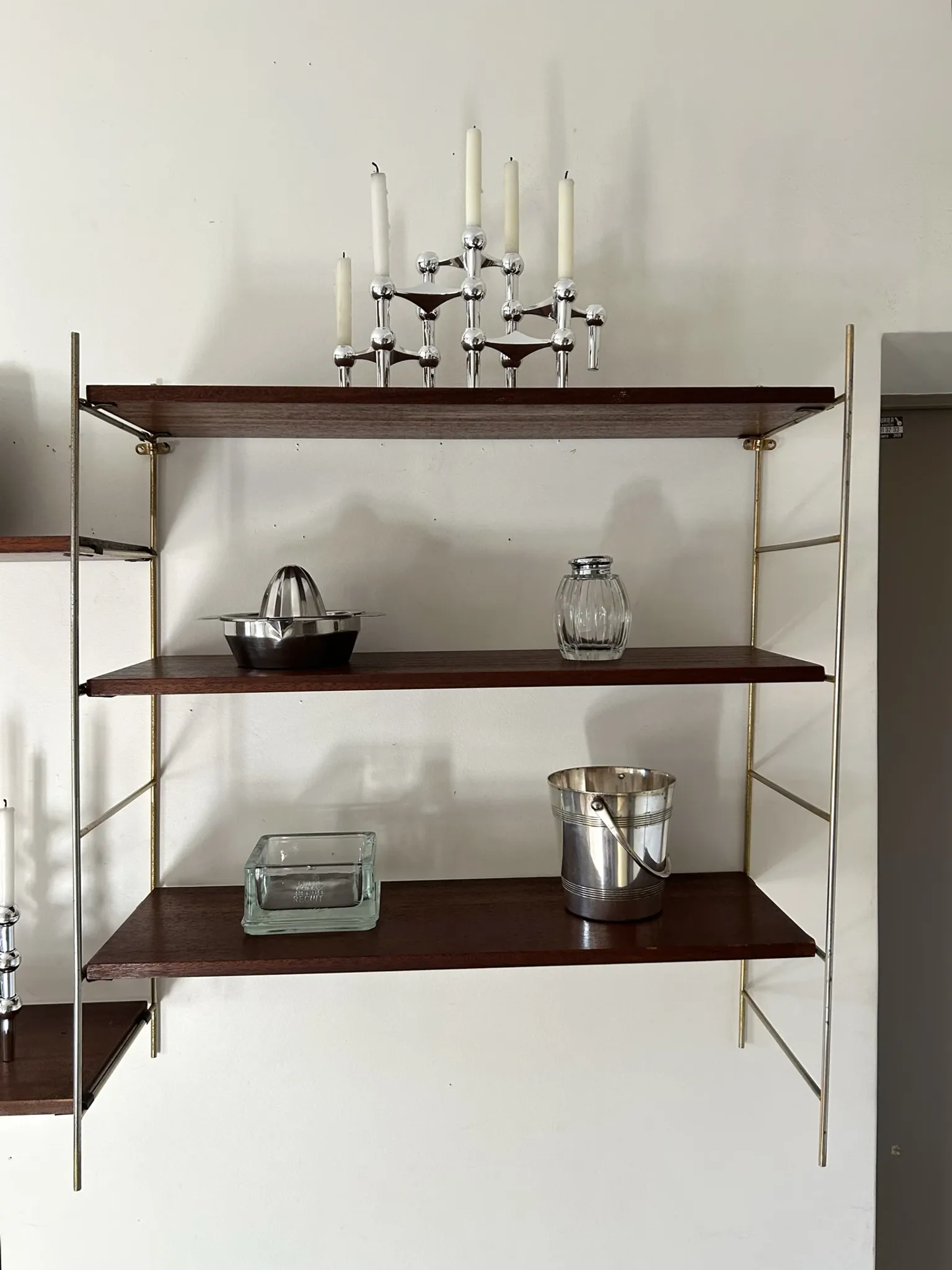 Double shelf in Tomado style
