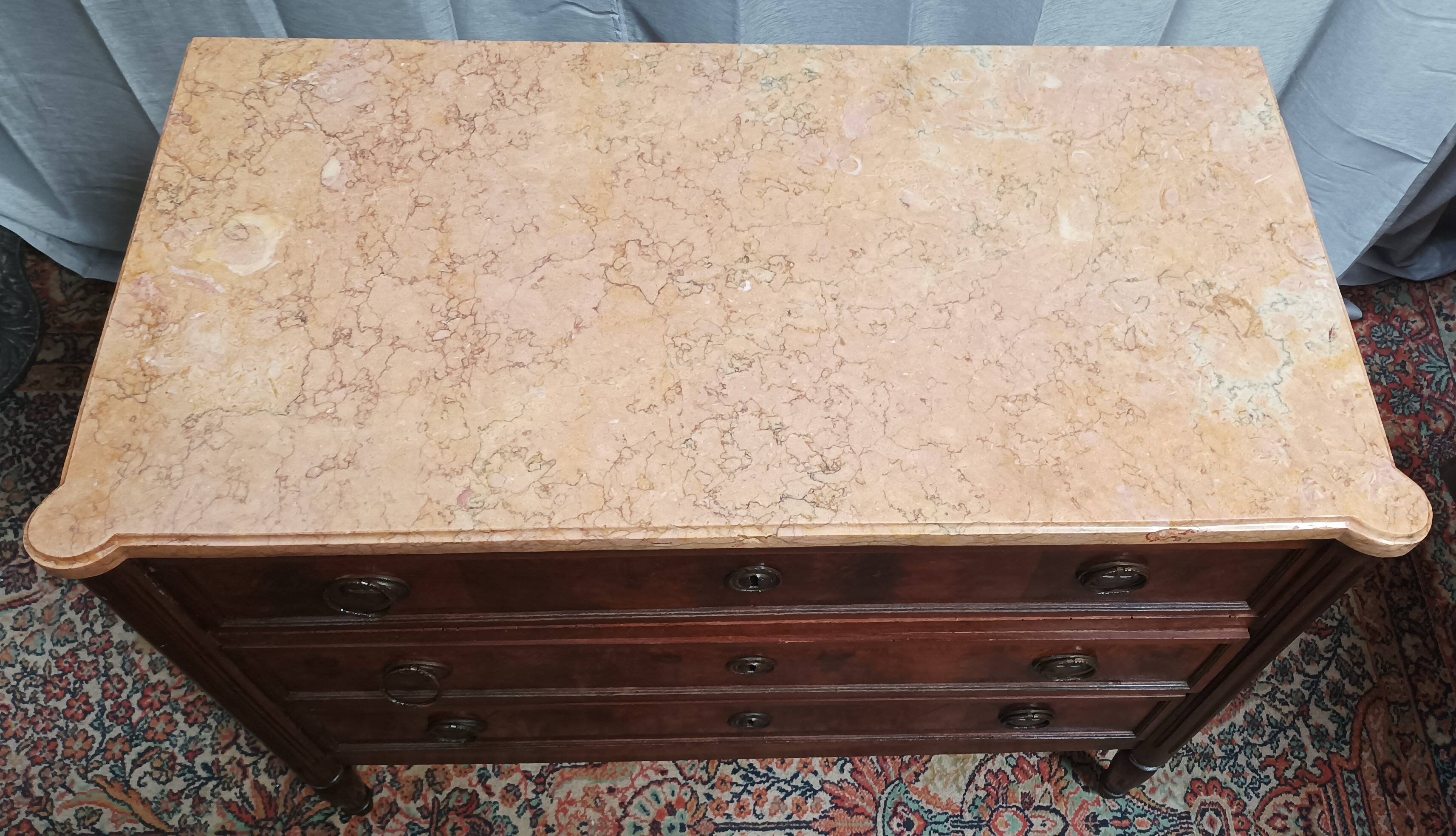 Commode Louis XVI en acajou