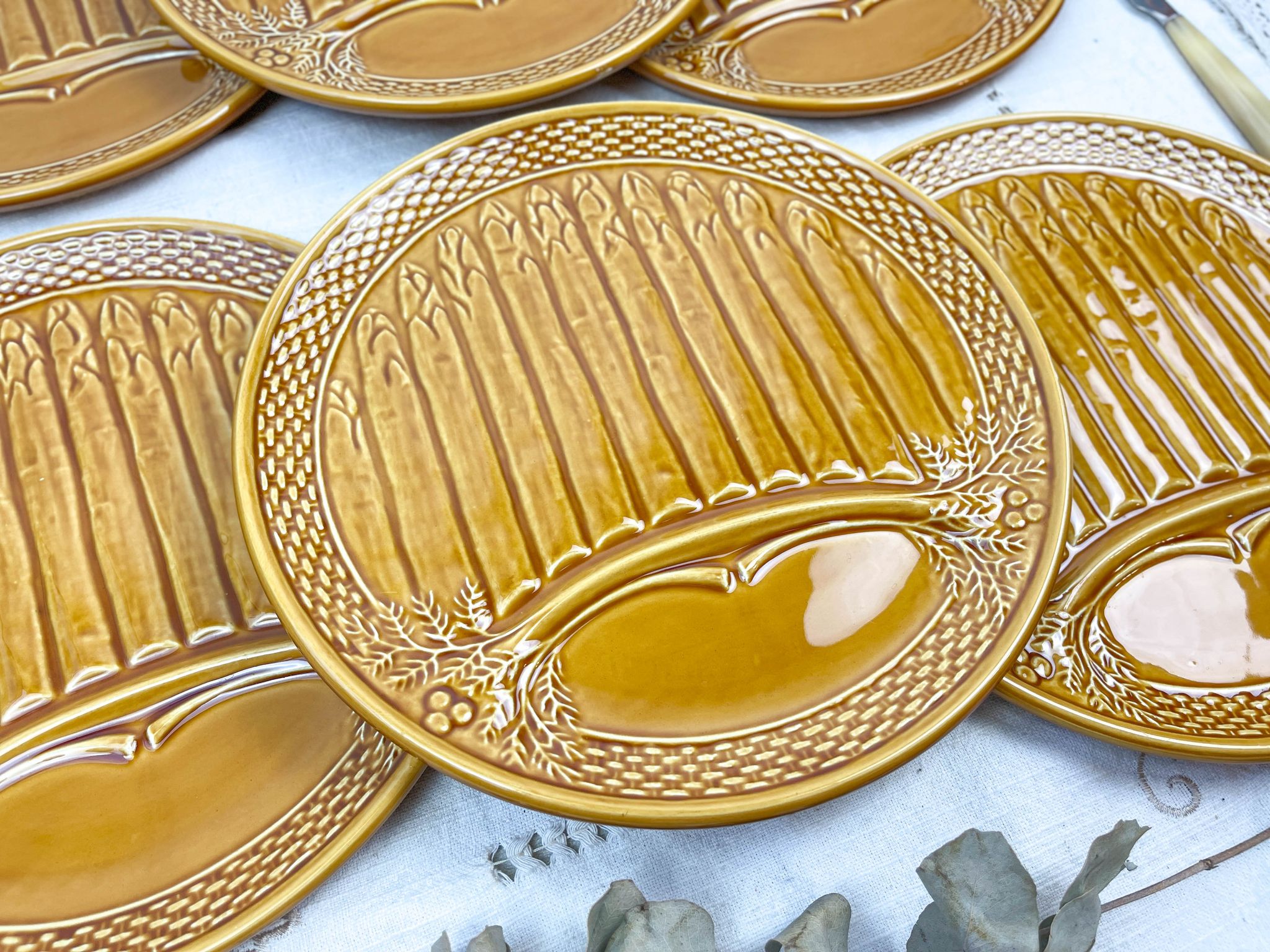 6 asparagus plates in slurry earthenware made in france 1970