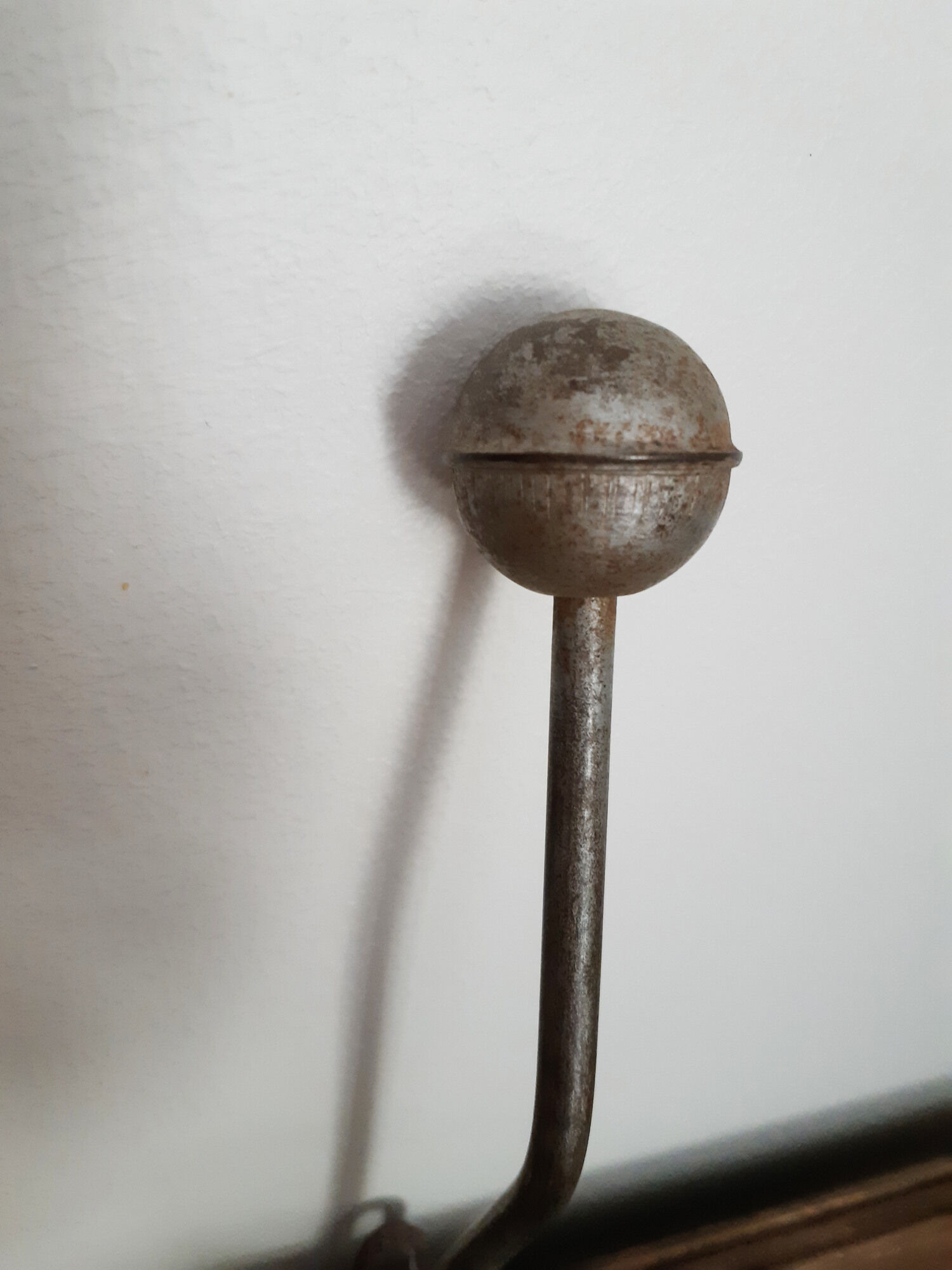 Coat rack in wood and iron 2 heads, vintage, 50s/60s, cloakroom, hook
