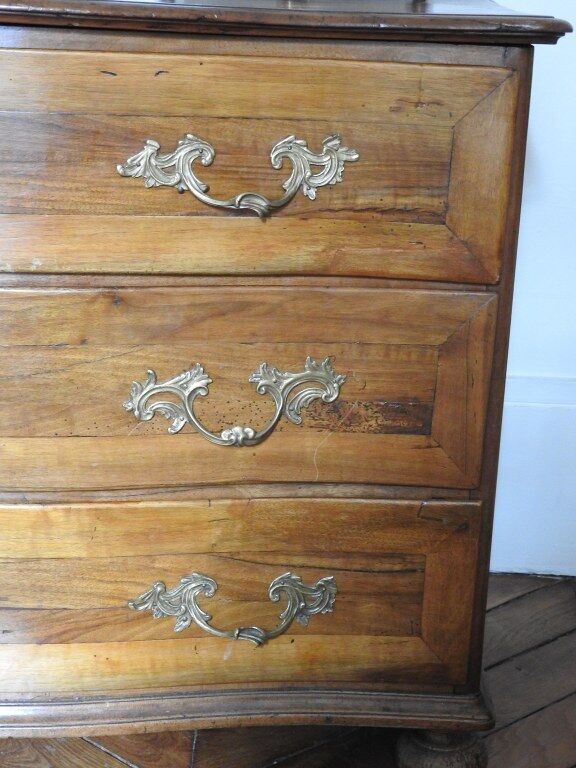 18th century Dresser