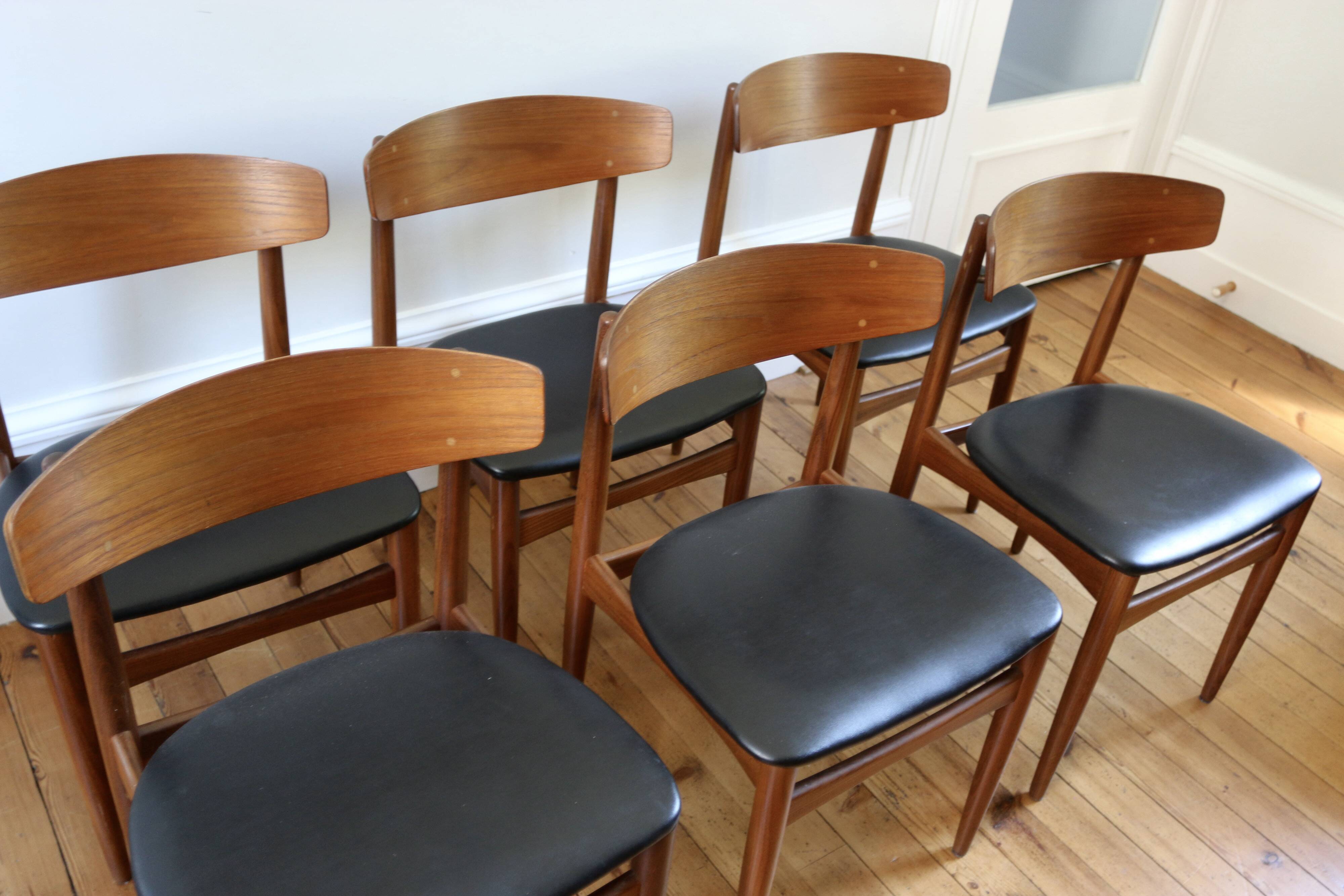 Set of 6 Scandinavian vintage teak chairs HW Klein 1960