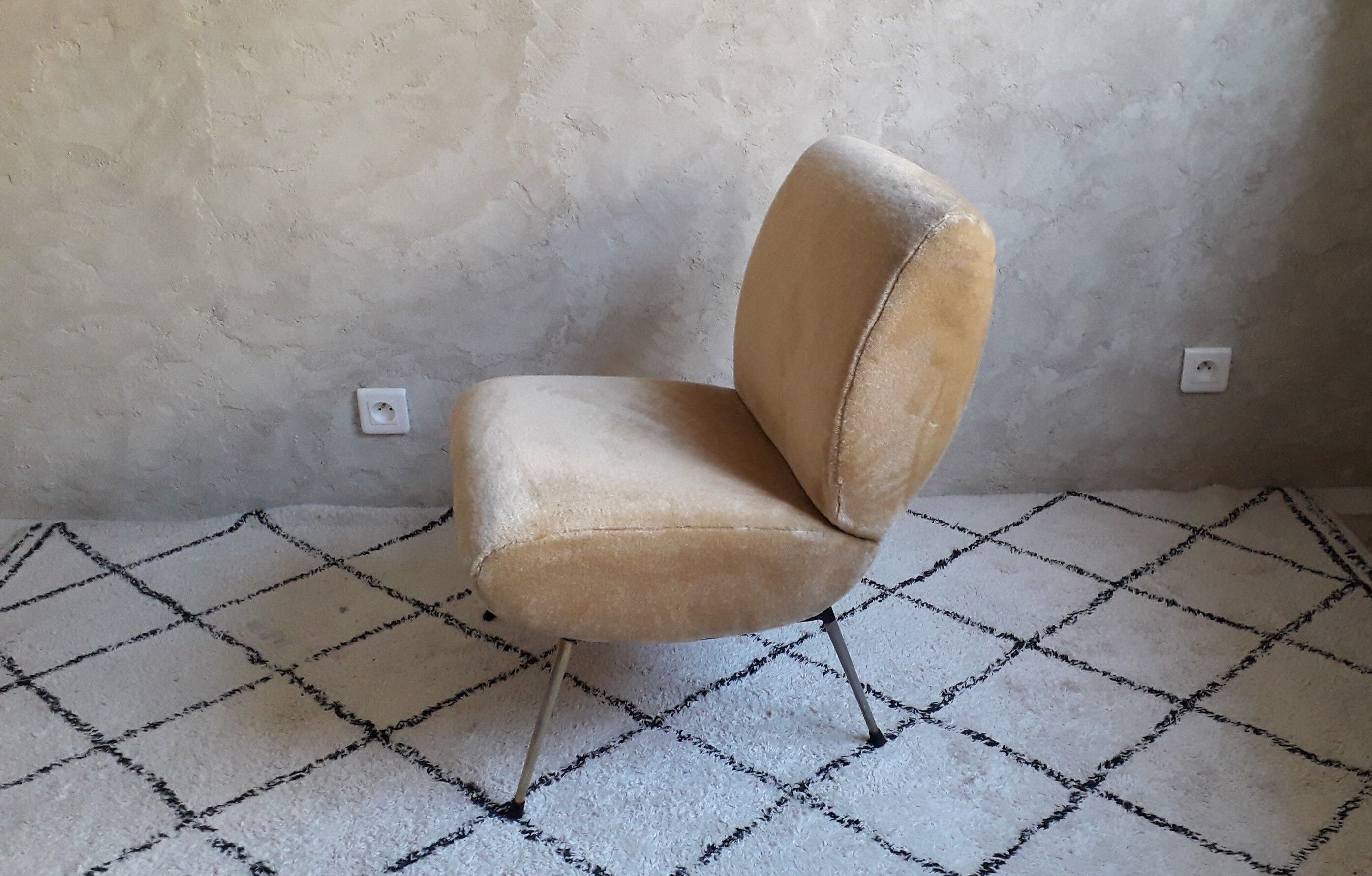 Pelfran chair, Kiss model