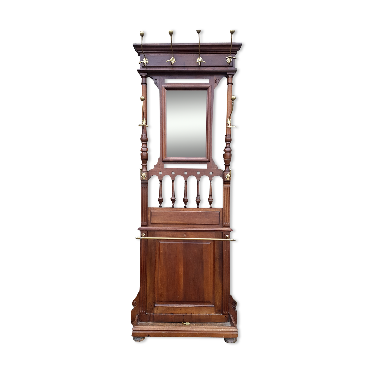 Cloakroom coat rack wall, former