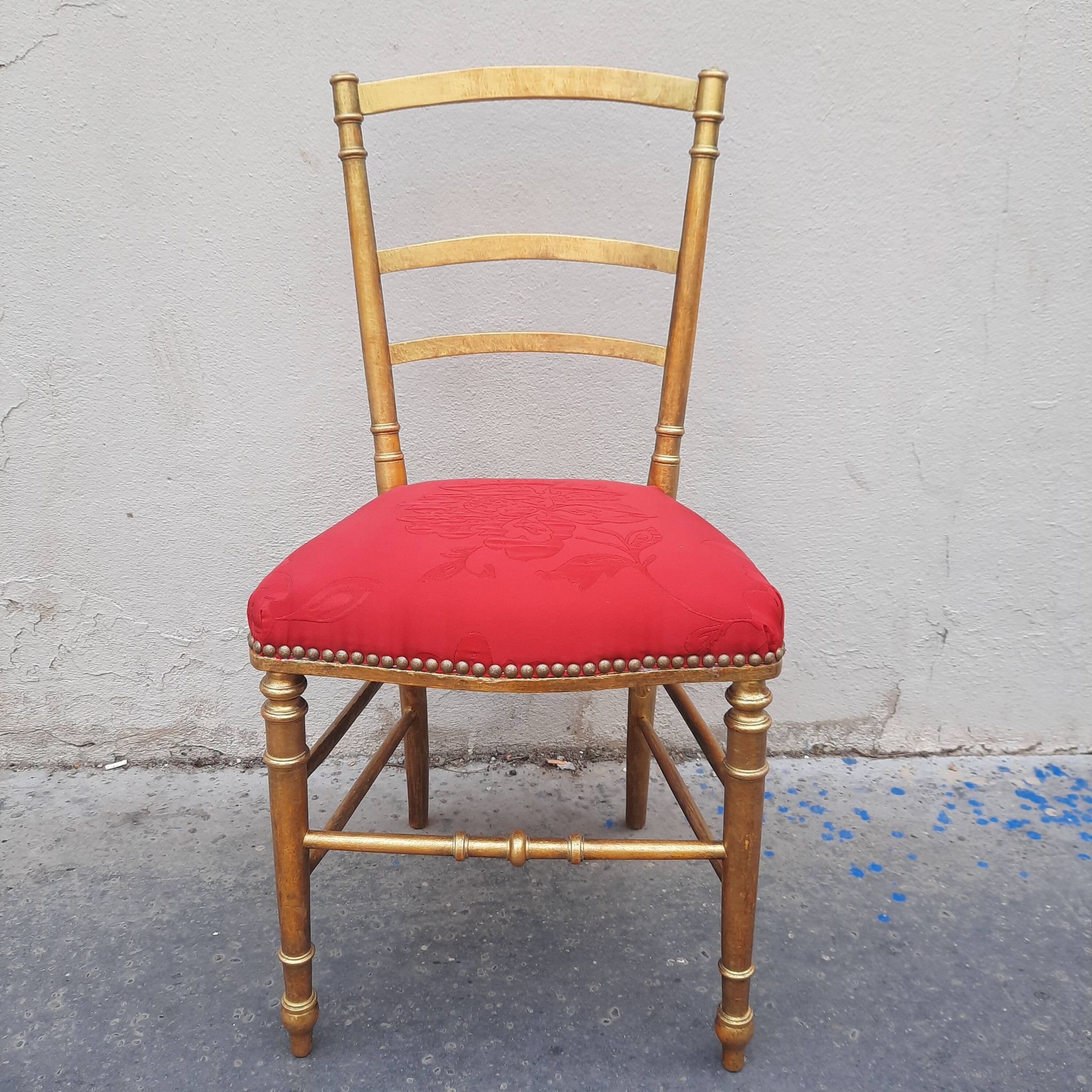 Chaise doré