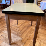 Expandable yellow formica table