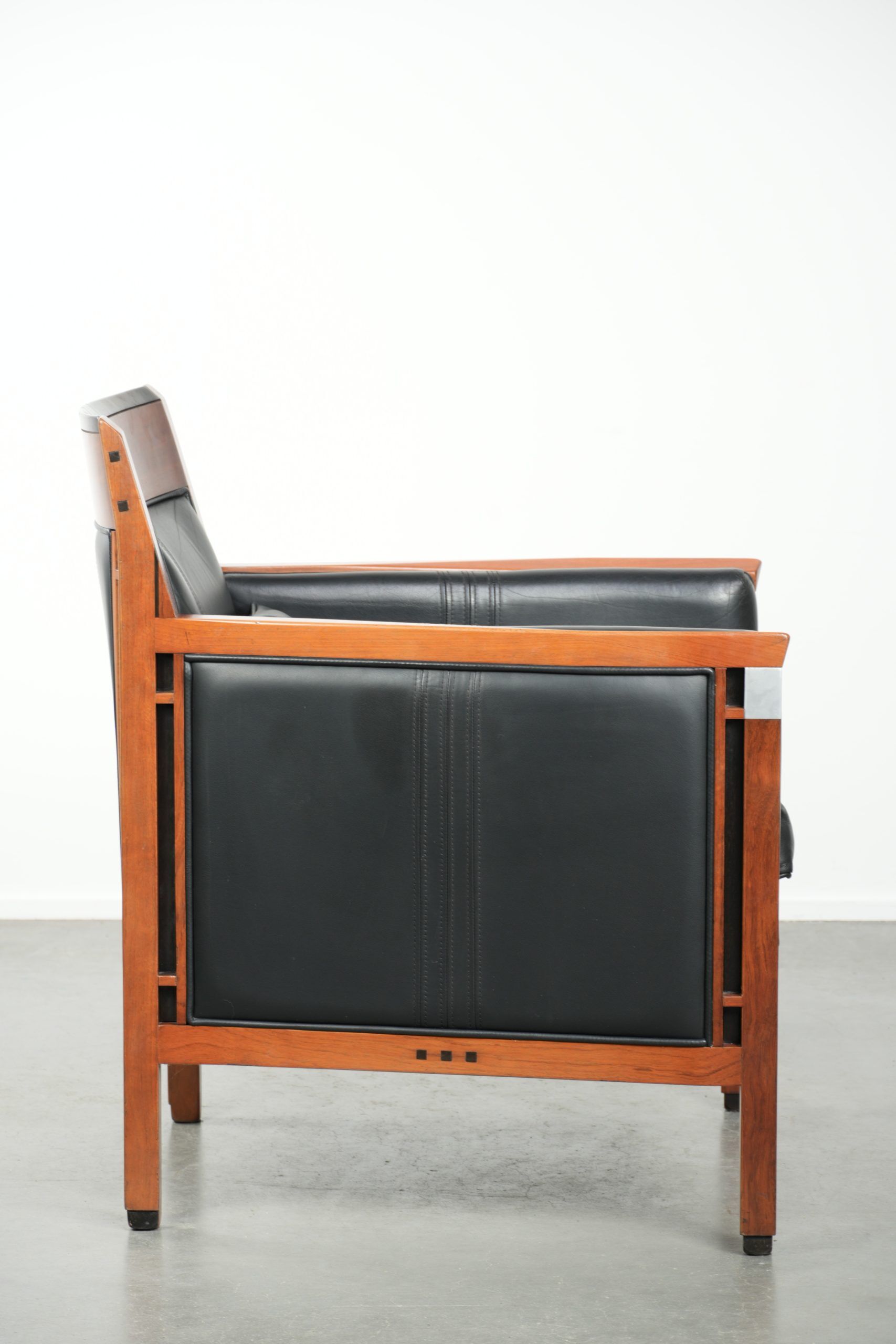 Black leather Art Deco design armchair in good condition