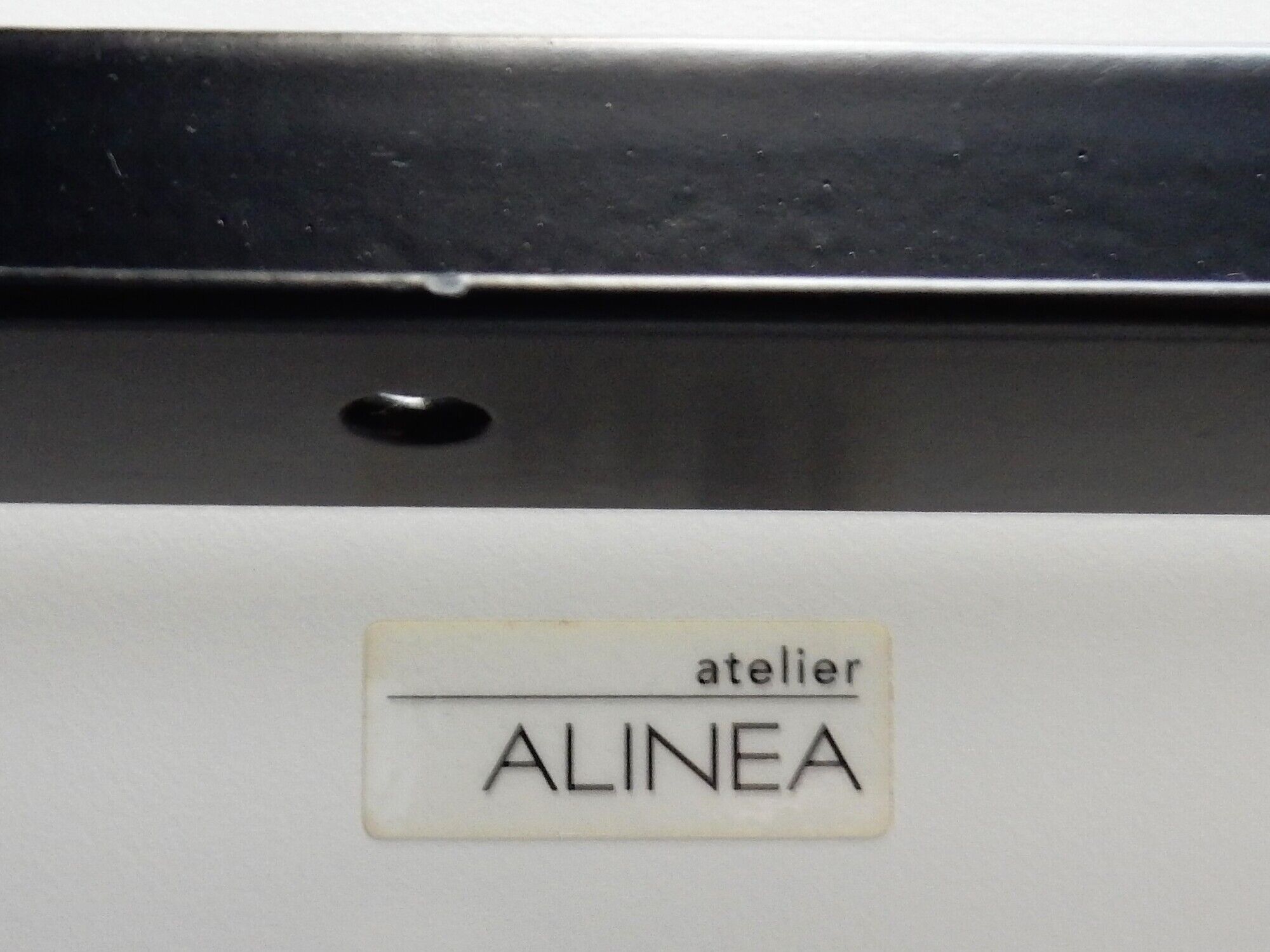 Tableau Unistandard par atelier Alinea, Suisse