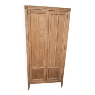 Armoire parisienne