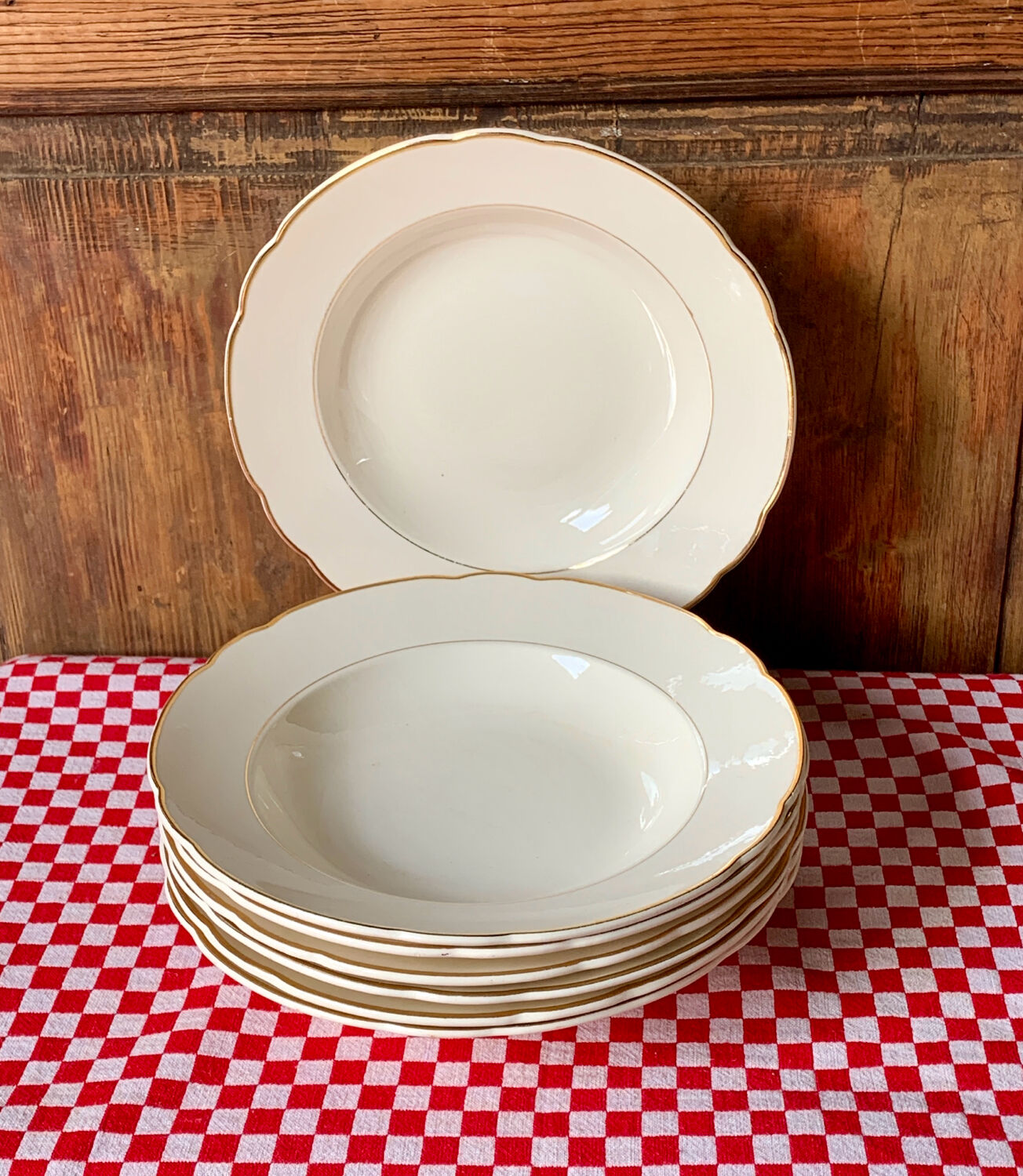 7 ivory and gold deep plates Villeroy and Boch Mettlach