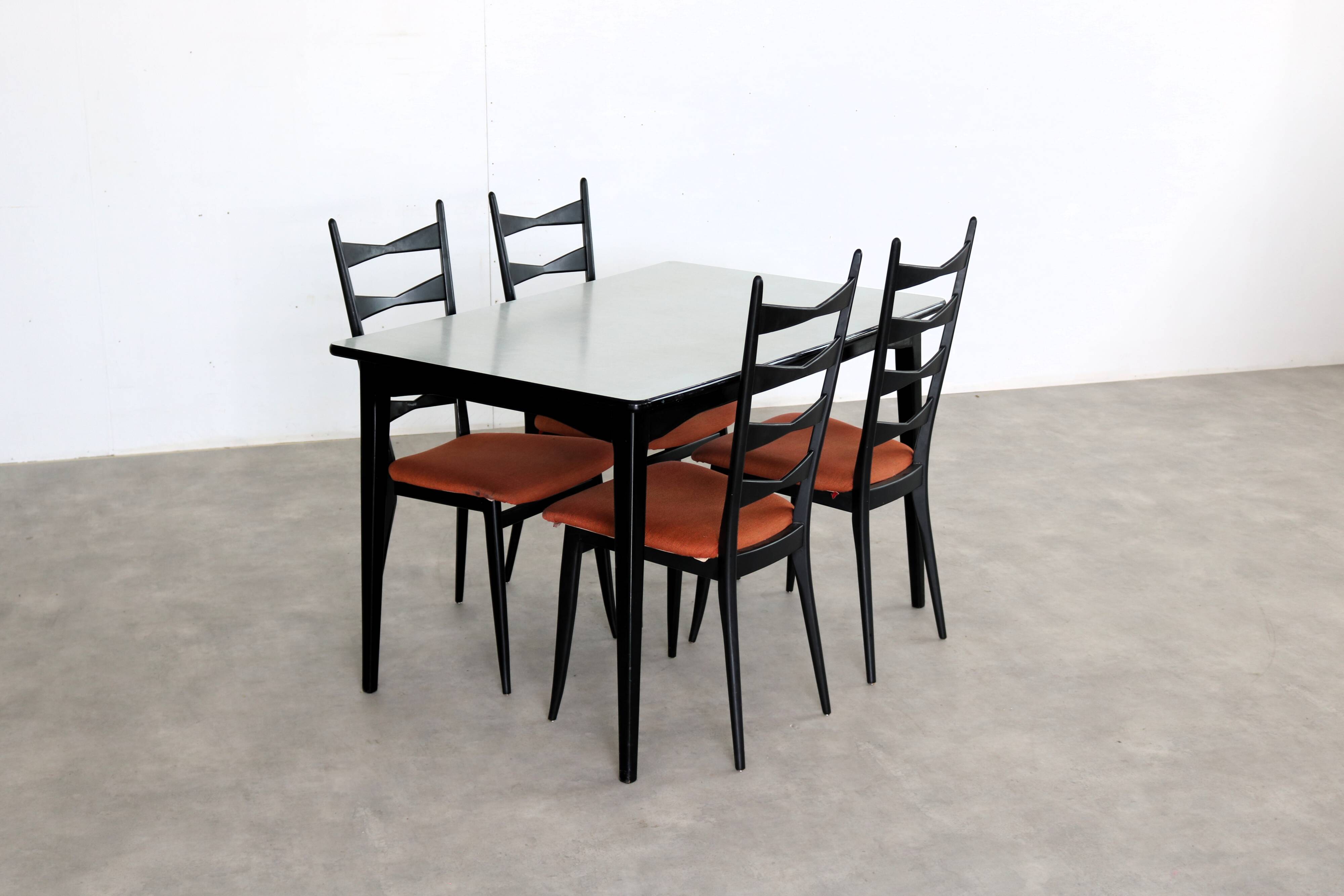 vintage dining table | table | dining room | Benze