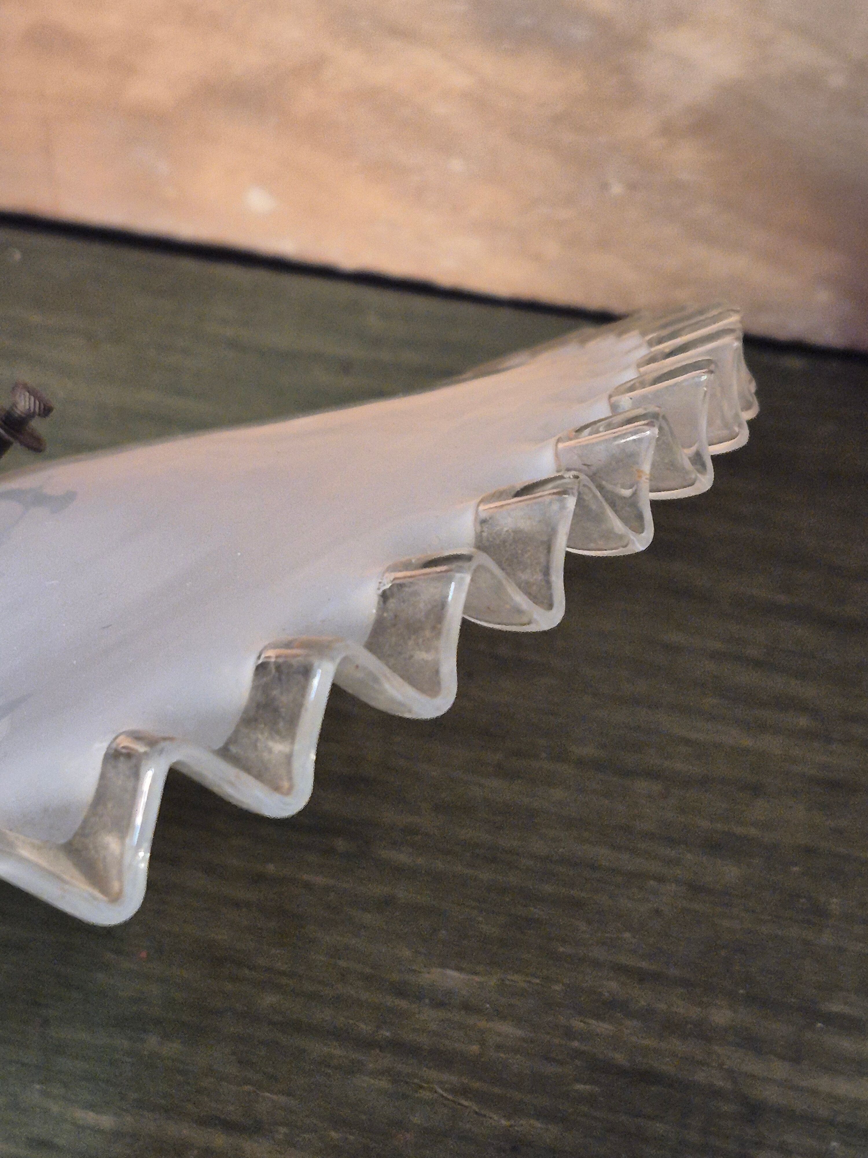 Opaline suspensions