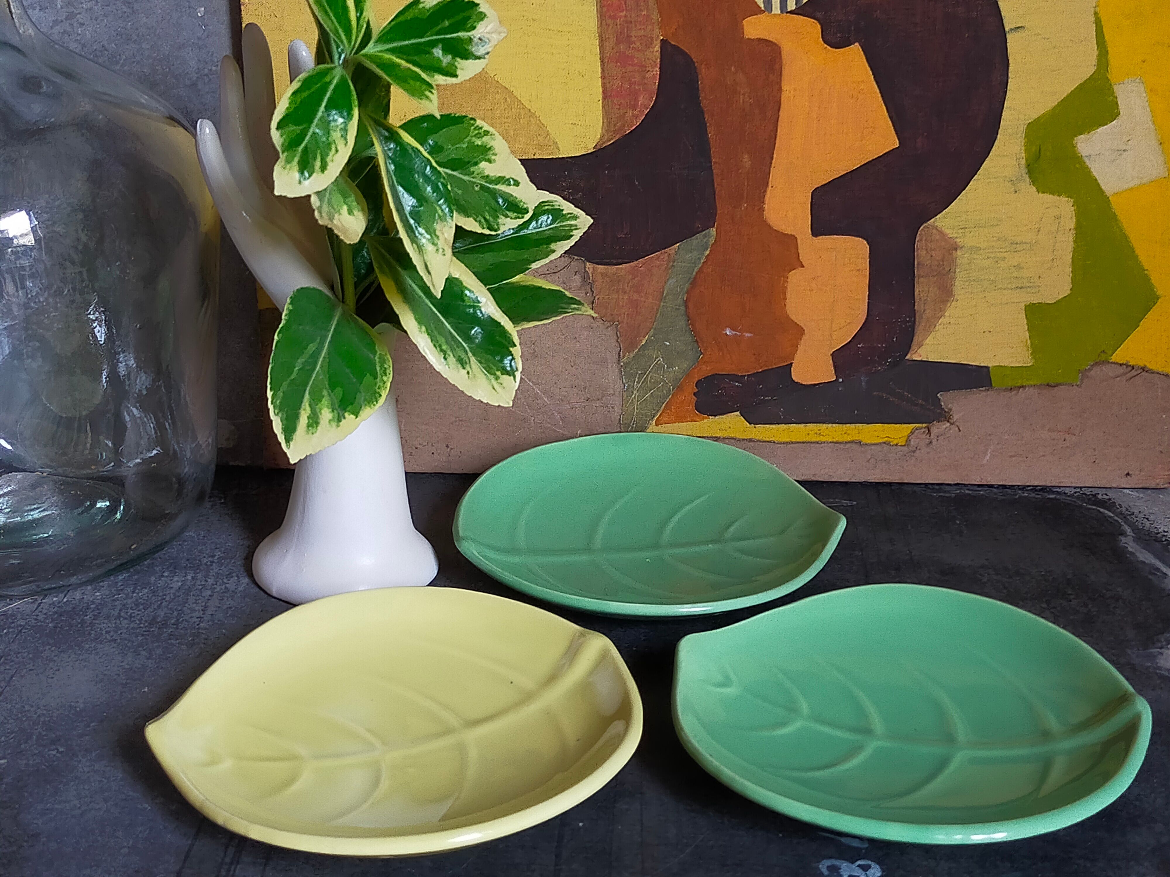 Three ceramic leaf cups 50s