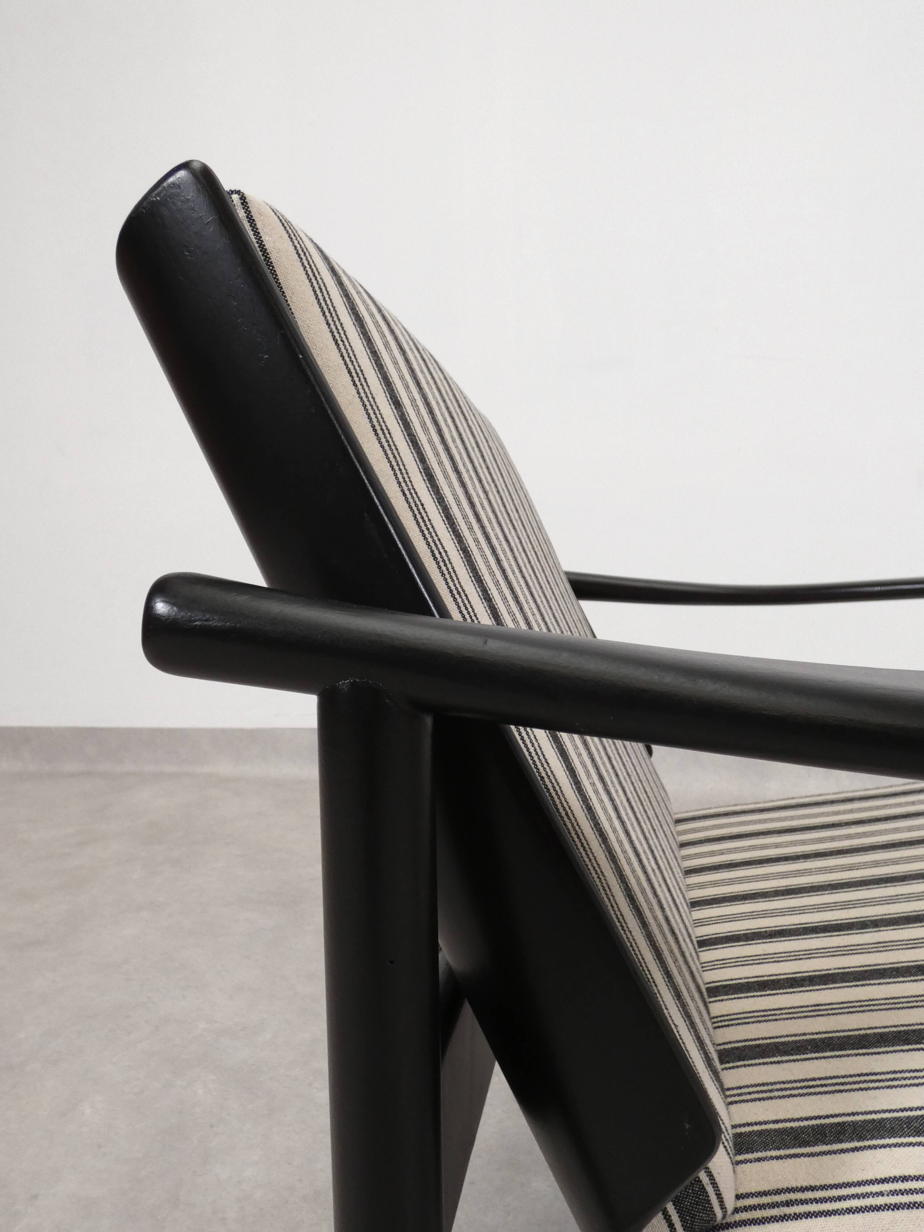 Wooden Scandianvian arm chair