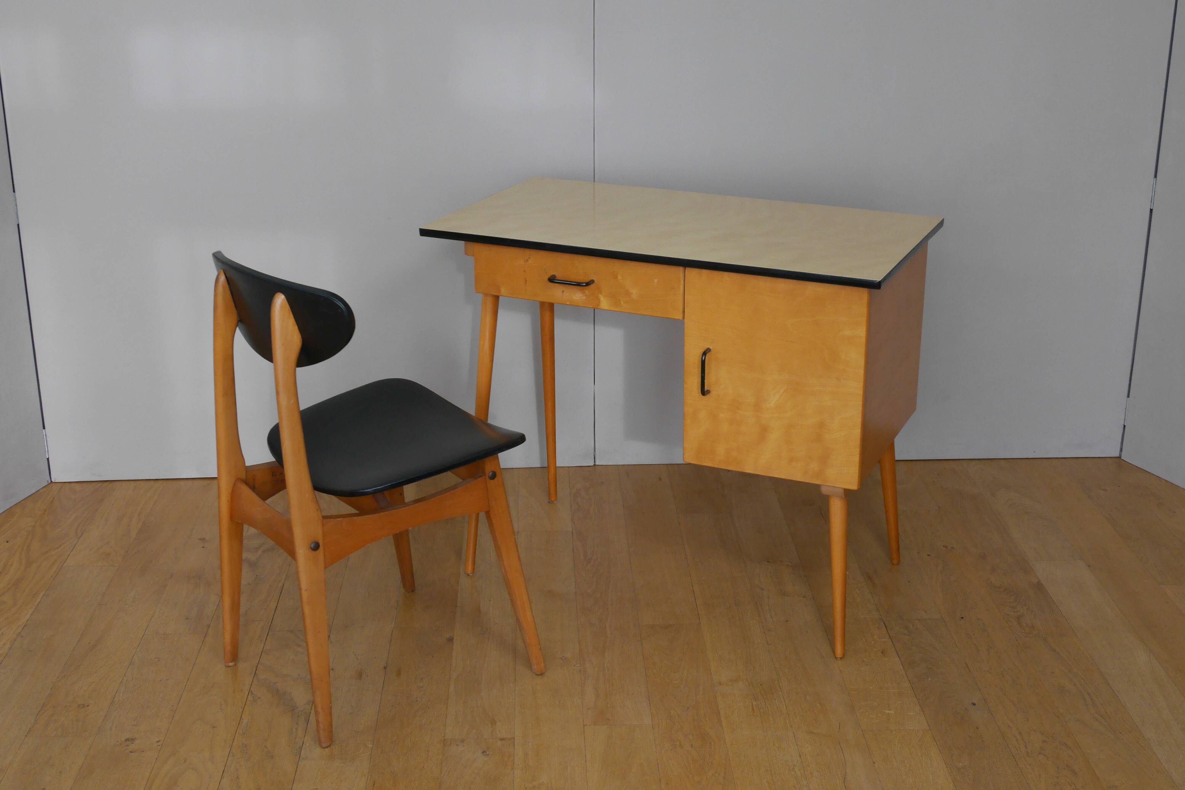Bureau en bois des années 50 60 pied compas Baumann