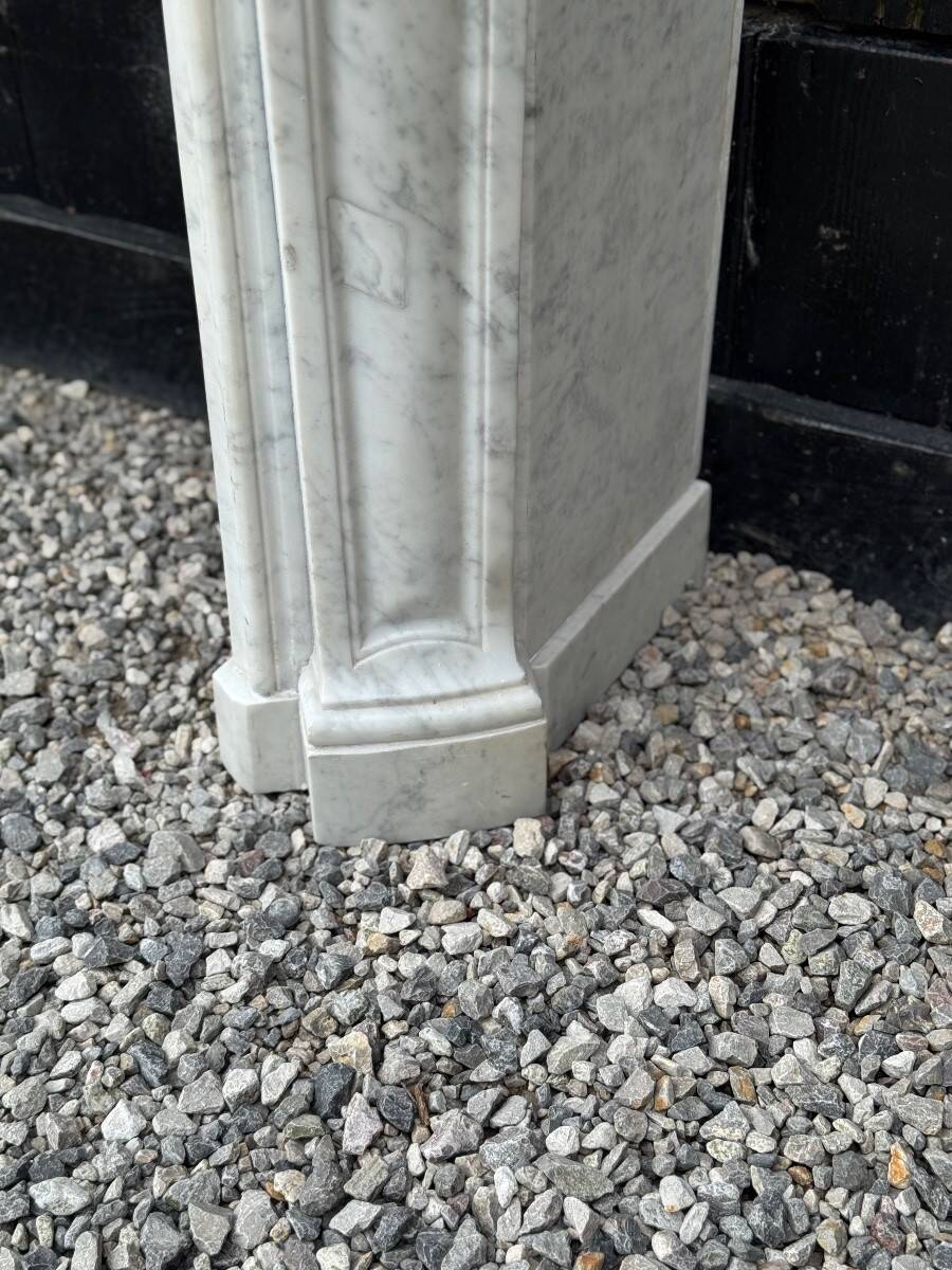 Louis XV style fireplace in white Carrara marble, circa 1880