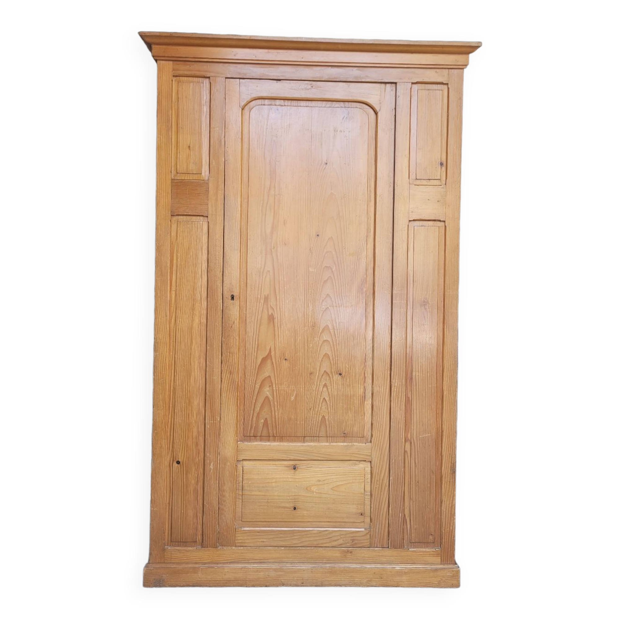 Armoire parisienne en pin vintage fabrication ancienne 1950