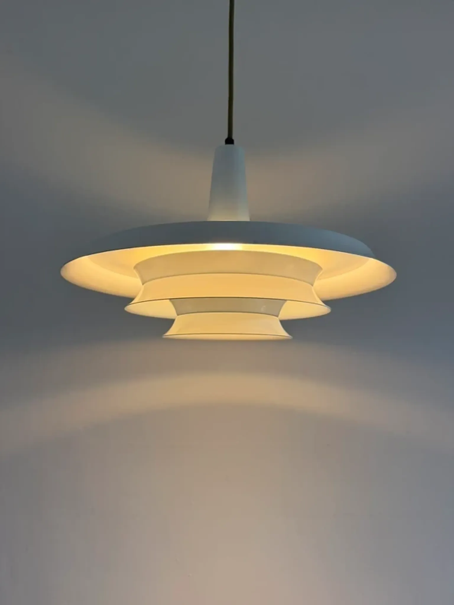 Vintage Danish design lamp - Trava Carl Thore style - Danish pendant