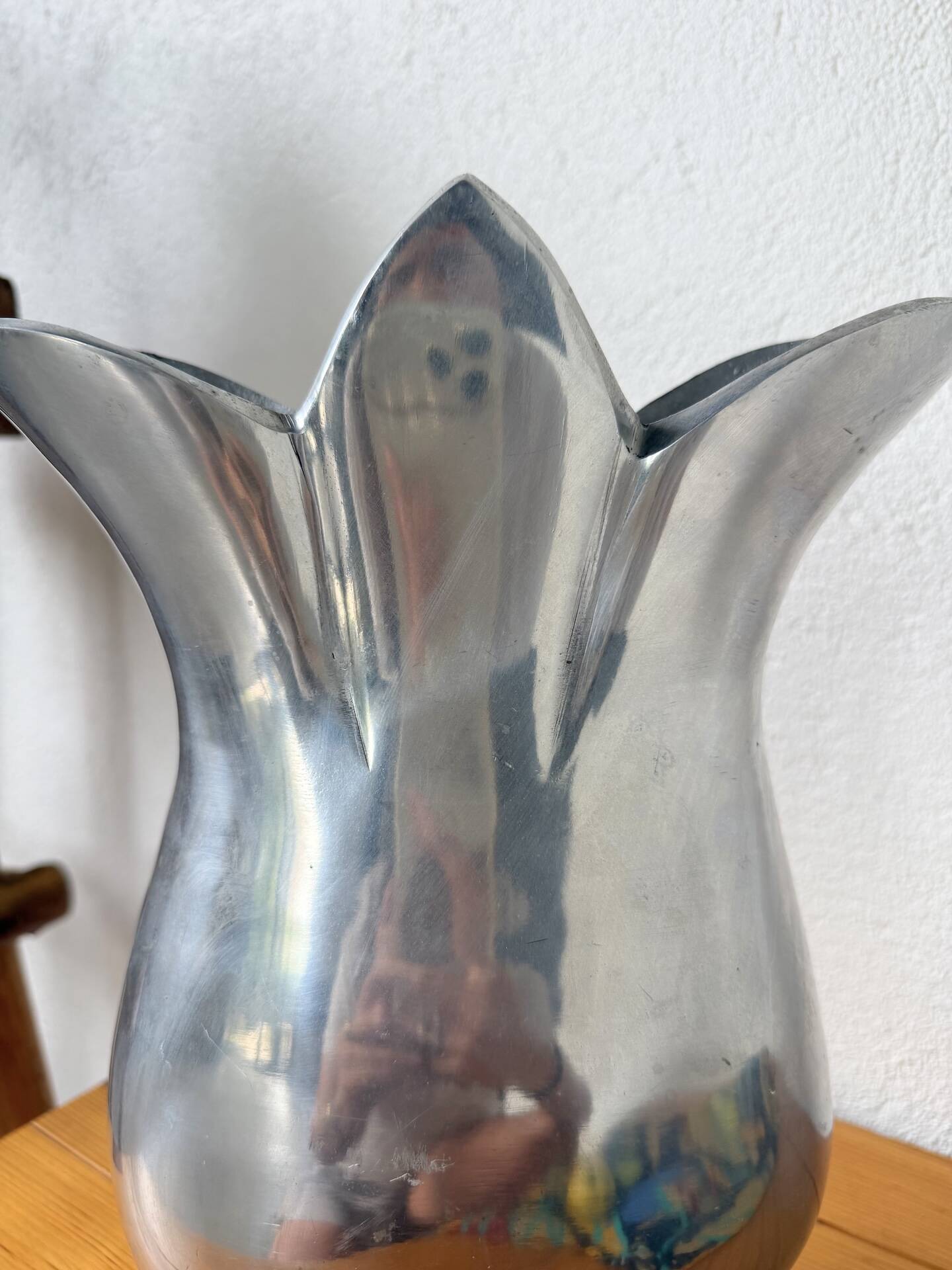 Aluminium fountain vase