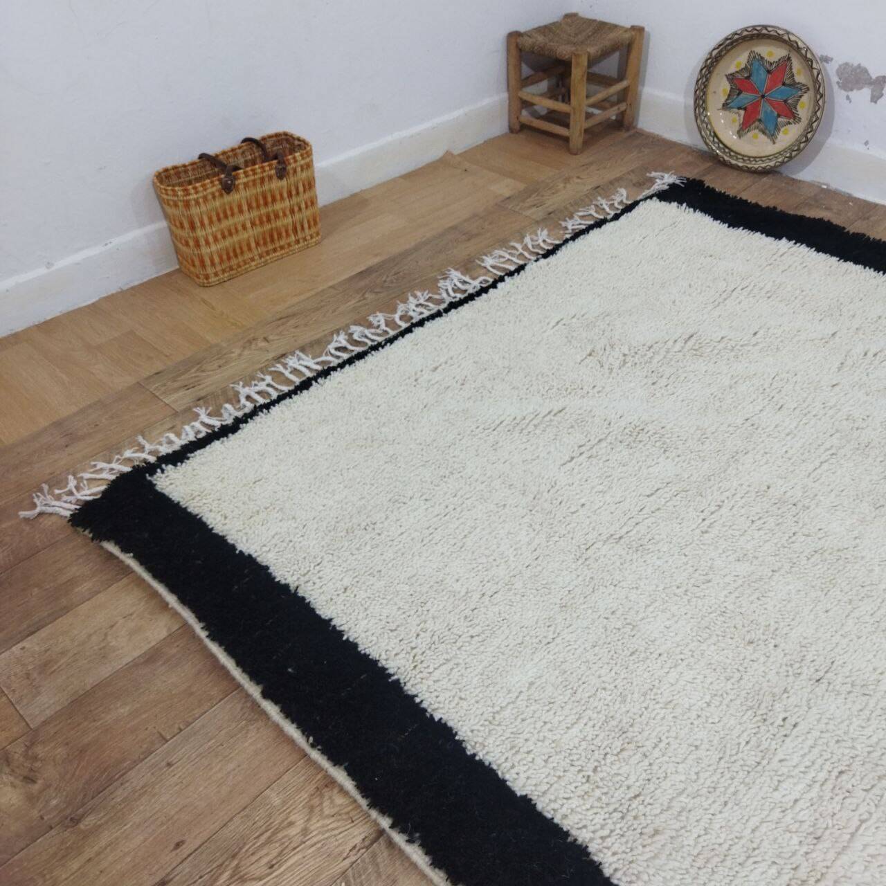 Azilal Vintage Rug 300x200 cm - Minimalist Design Cream and Black