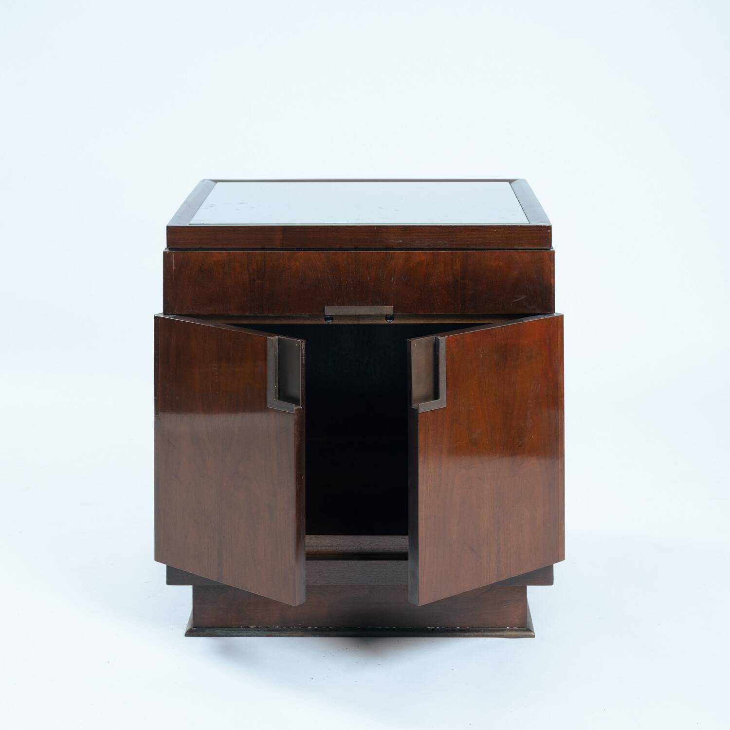 Walnut Veneered Drawer Cabinets or Nightstands by Baker, England, 1970s