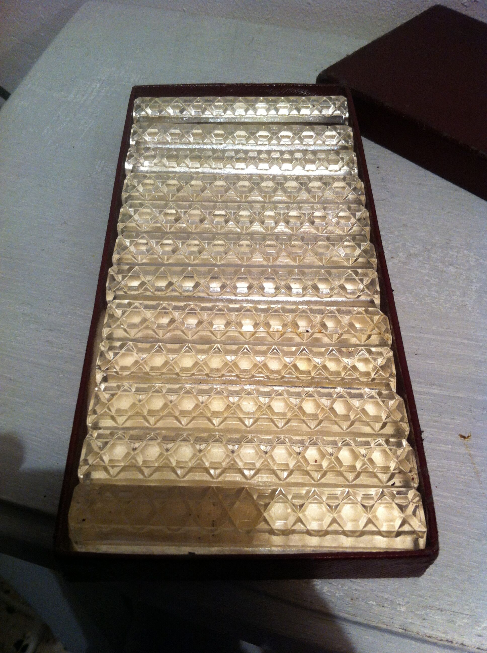 12 vintage knife holder