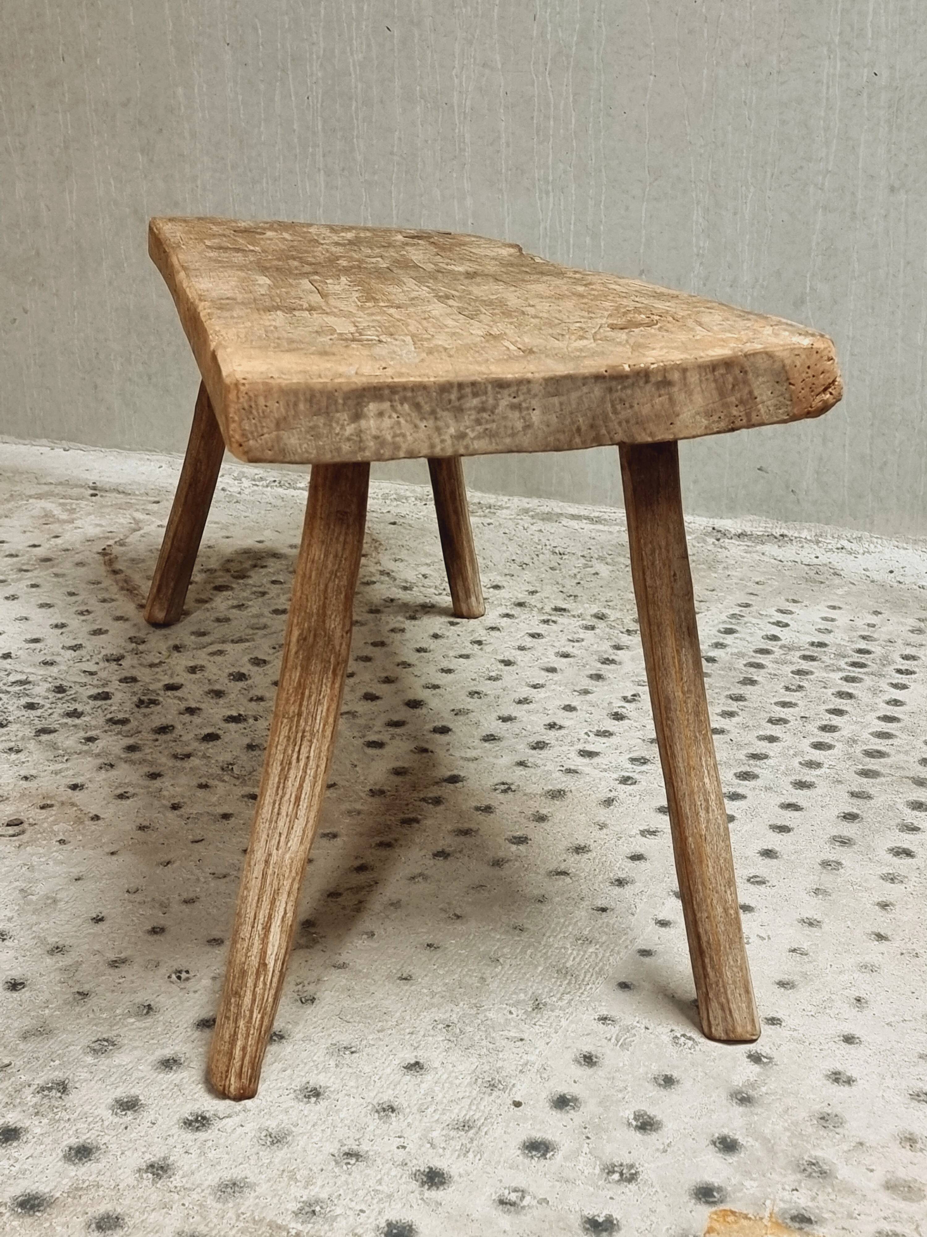 Banc de table d'abattage de table d'appoint antique en bois de hêtre et de châtaignier