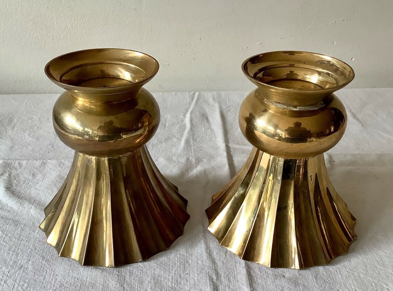 Paire de vases en bronze
