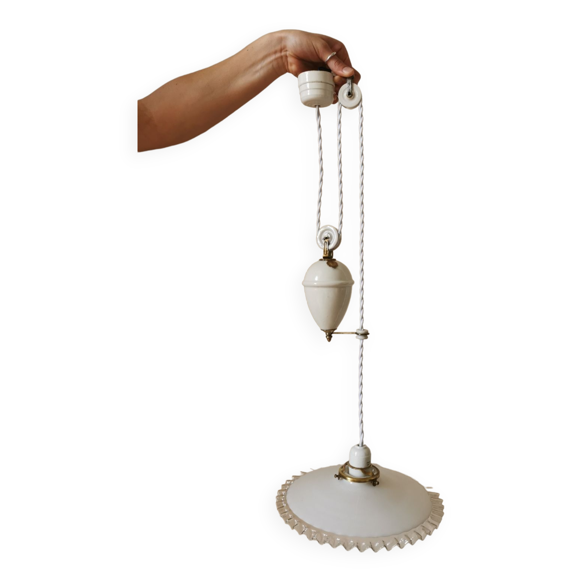 Opaline suspension with up and down