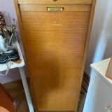 Curtain cabinet