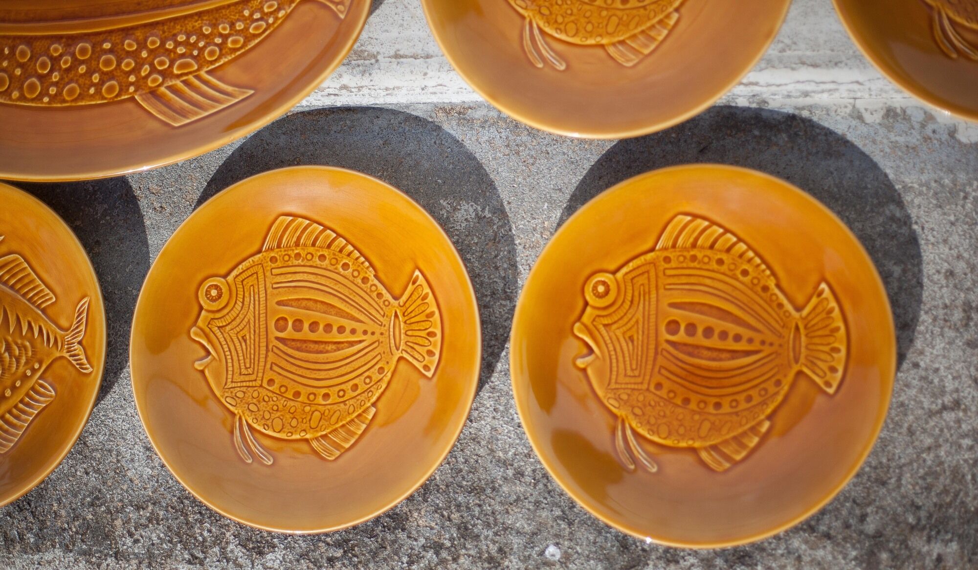 Fish service, Longchamp France porcelain service, 12 fish plates and 1 serving dish