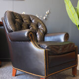 Chesterfield style fauteuil en cuir - tabouret par Hancock - Moore