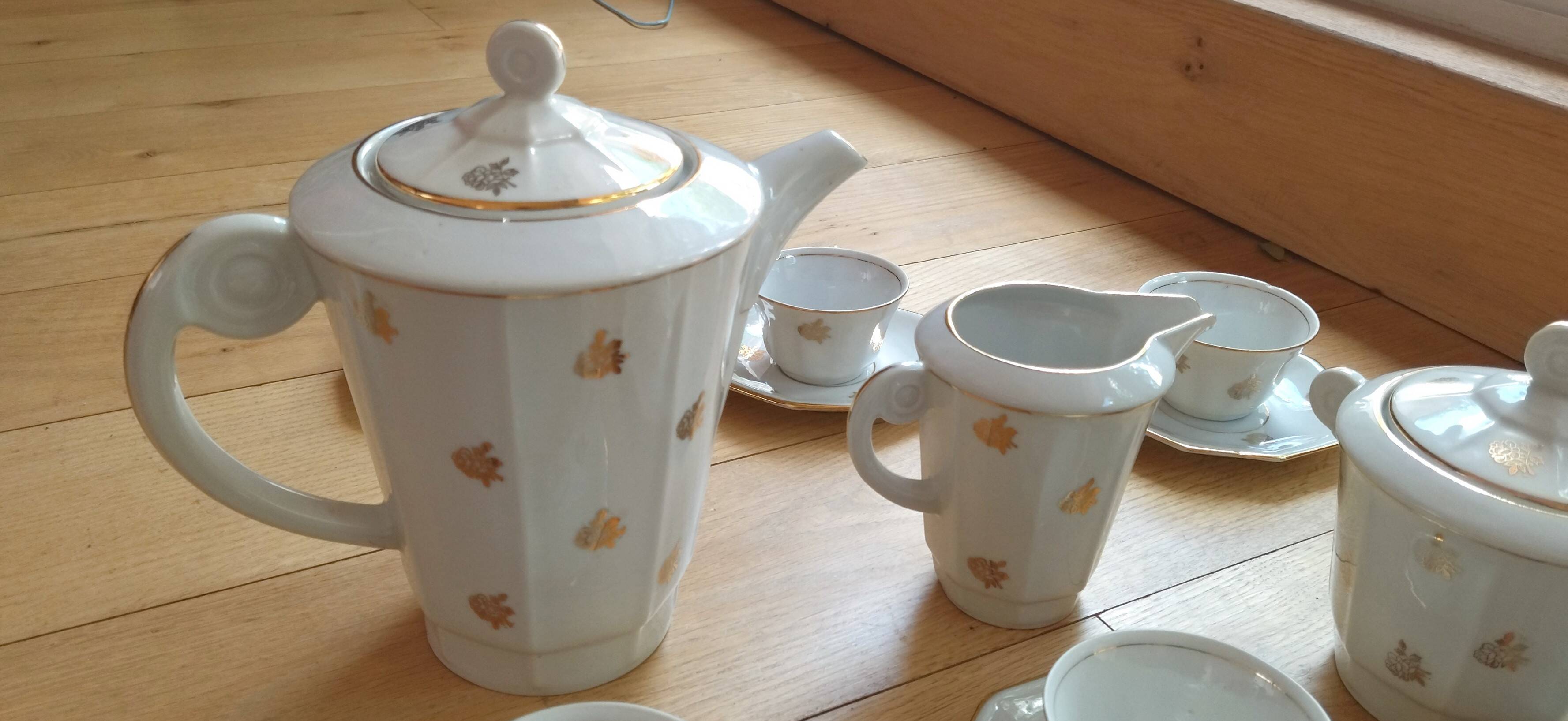 Antique coffee or tea service in fine porcelain from the 1930s.